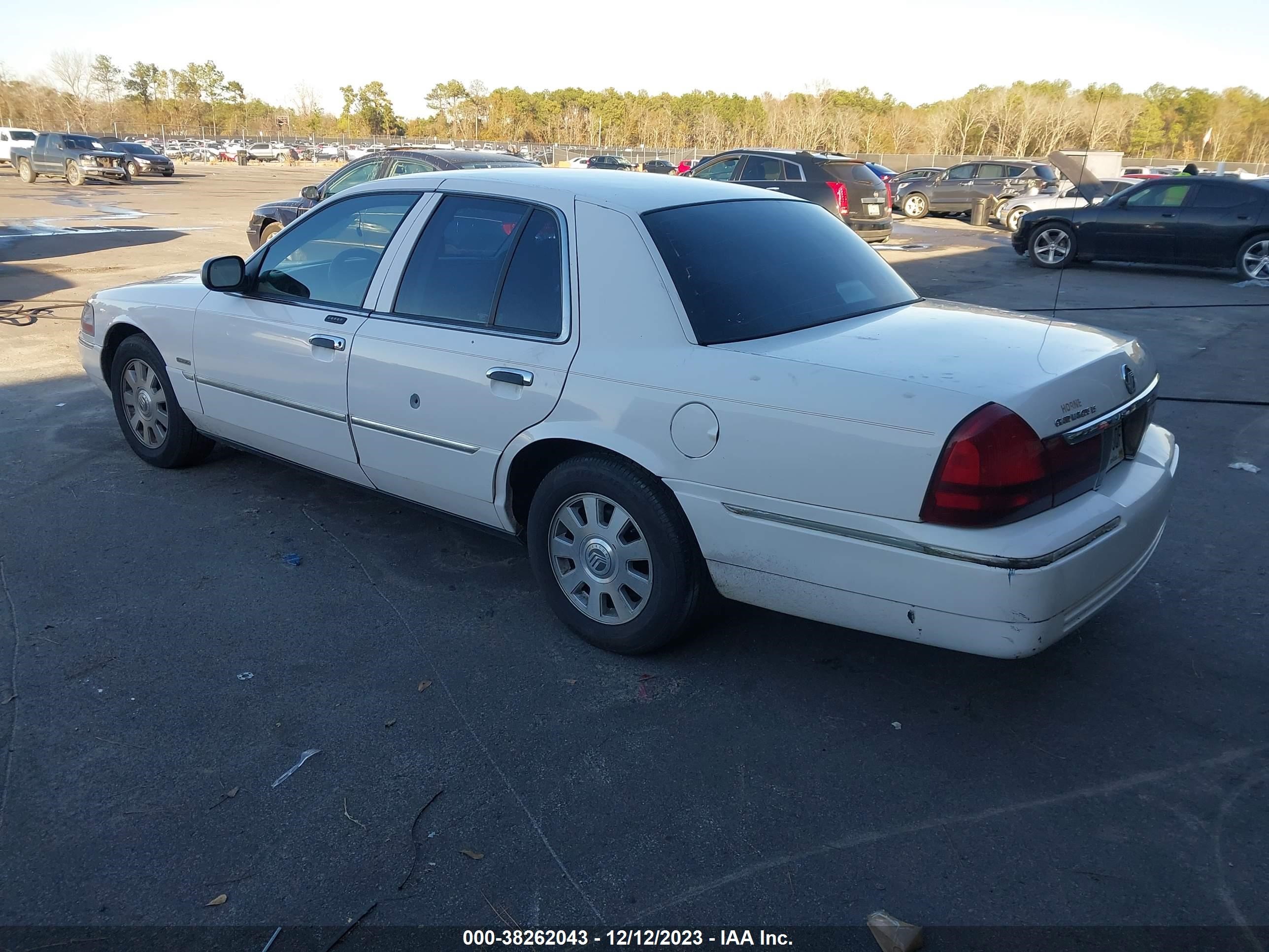 Photo 2 VIN: 2MEHM75W45X674575 - MERCURY GRAND MARQUIS 