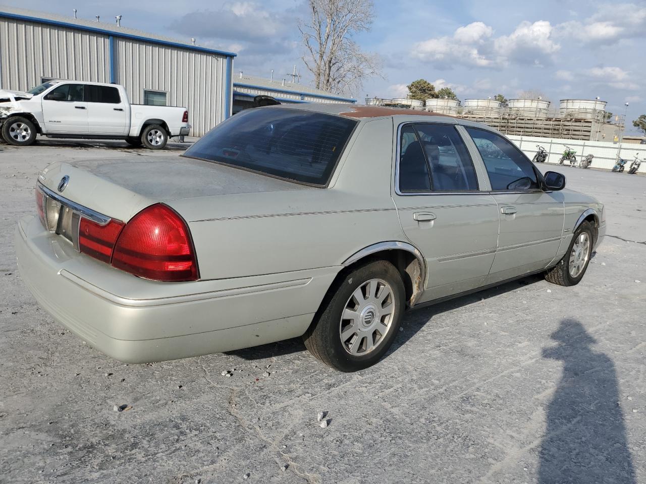 Photo 2 VIN: 2MEHM75W54X642927 - MERCURY GRAND MARQUIS 