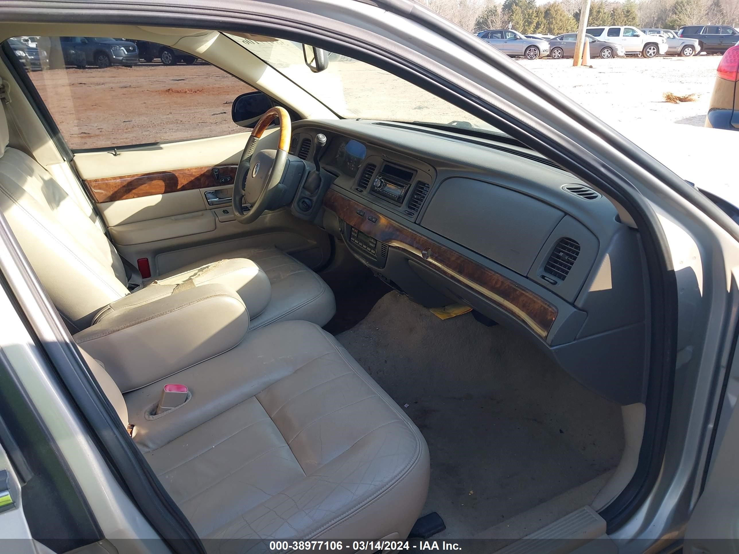 Photo 4 VIN: 2MEHM75W96X604135 - MERCURY GRAND MARQUIS 