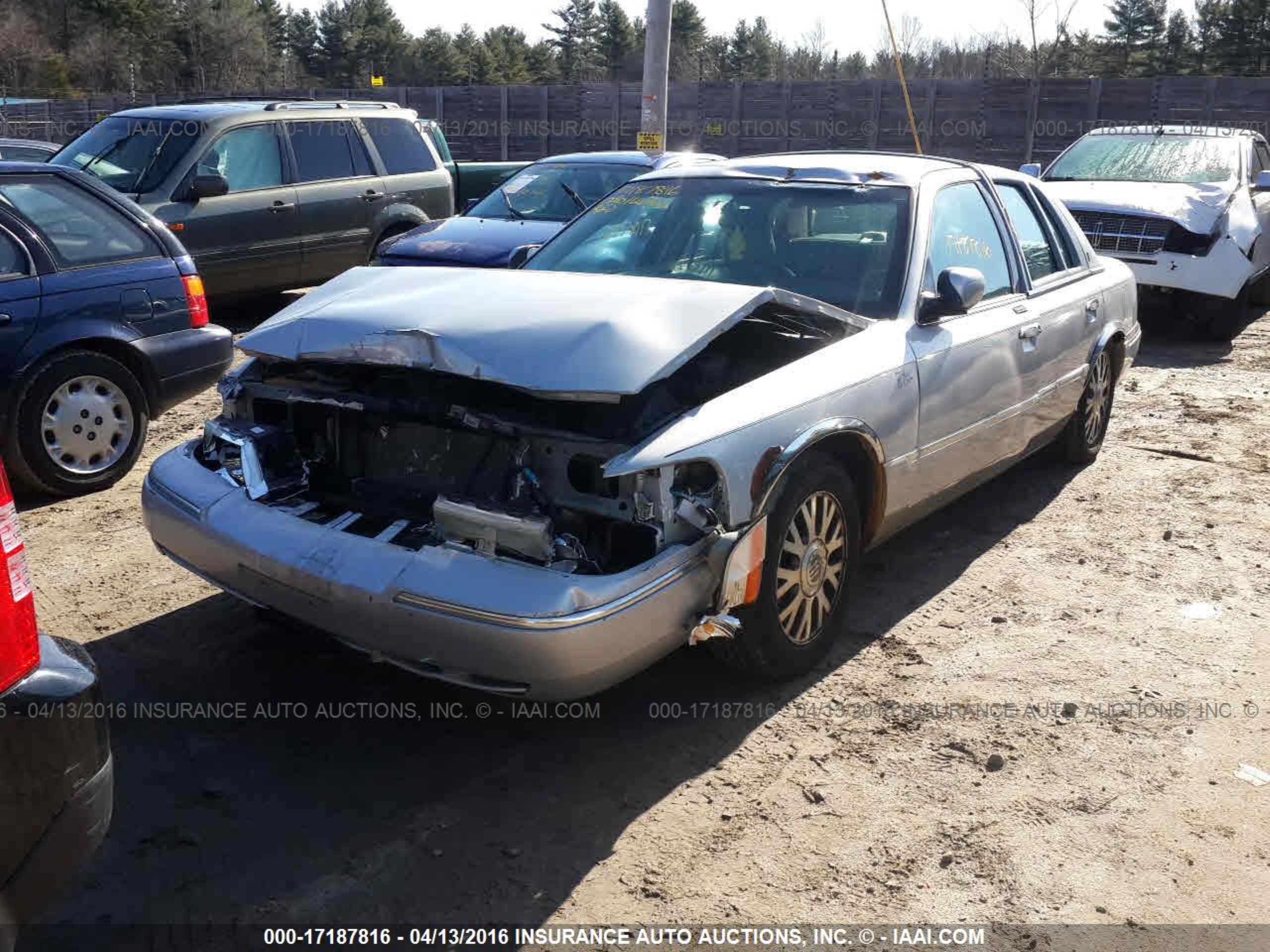 Photo 1 VIN: 2MEHM75WX3X619240 - MERCURY GRAND MARQUIS 