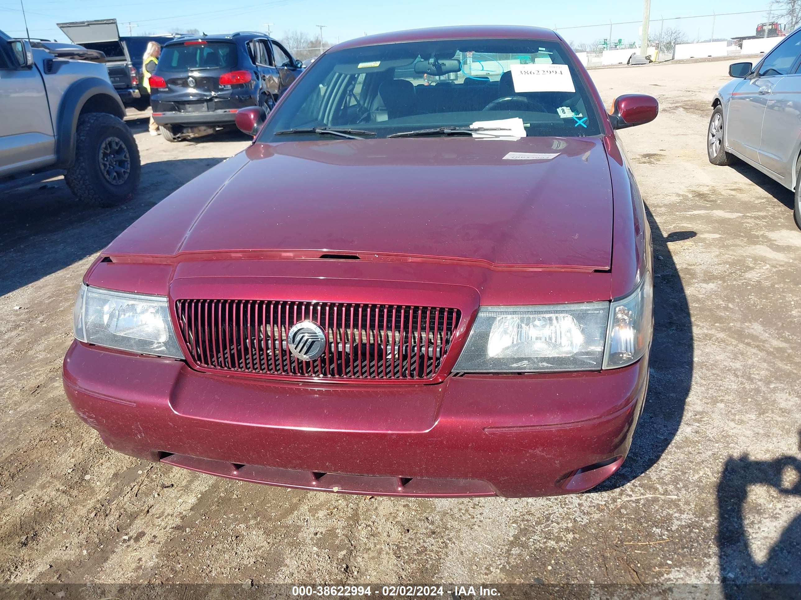 Photo 5 VIN: 2MEHM79V24X637427 - MERCURY MARAUDER 