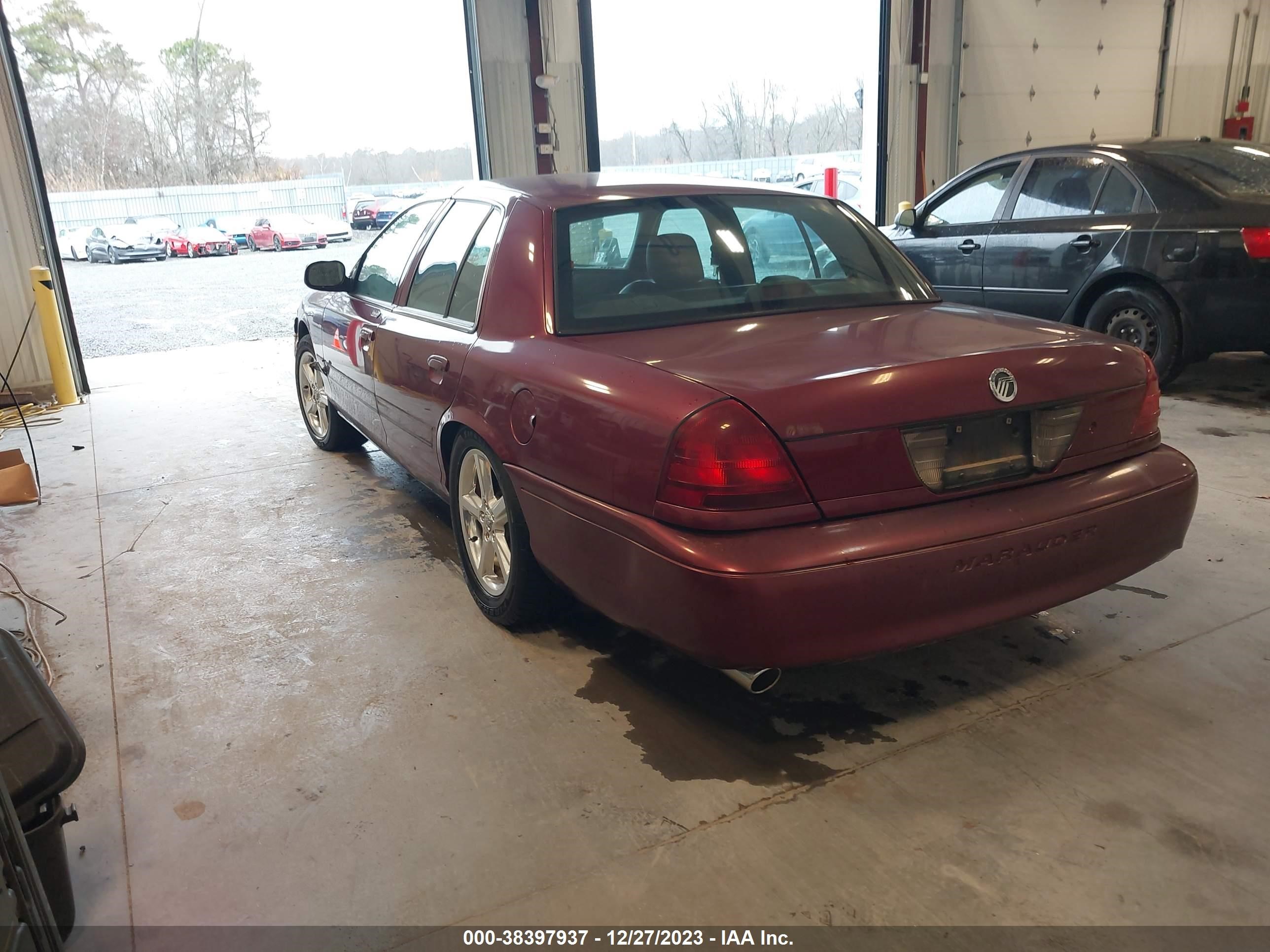 Photo 2 VIN: 2MEHM79V64X687232 - MERCURY MARAUDER 