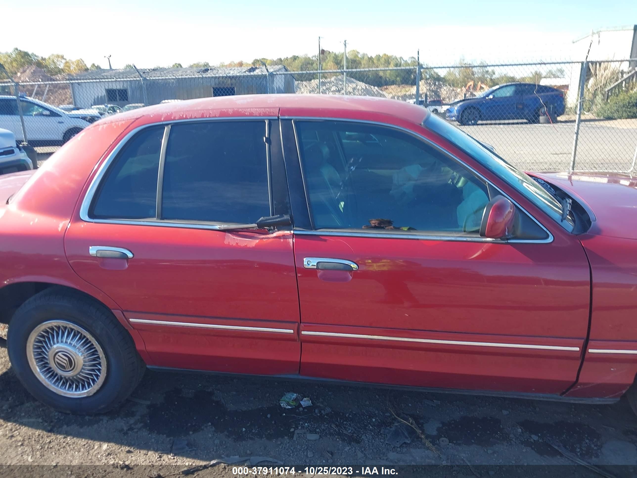 Photo 12 VIN: 2MELM74W0VX707101 - MERCURY GRAND MARQUIS 