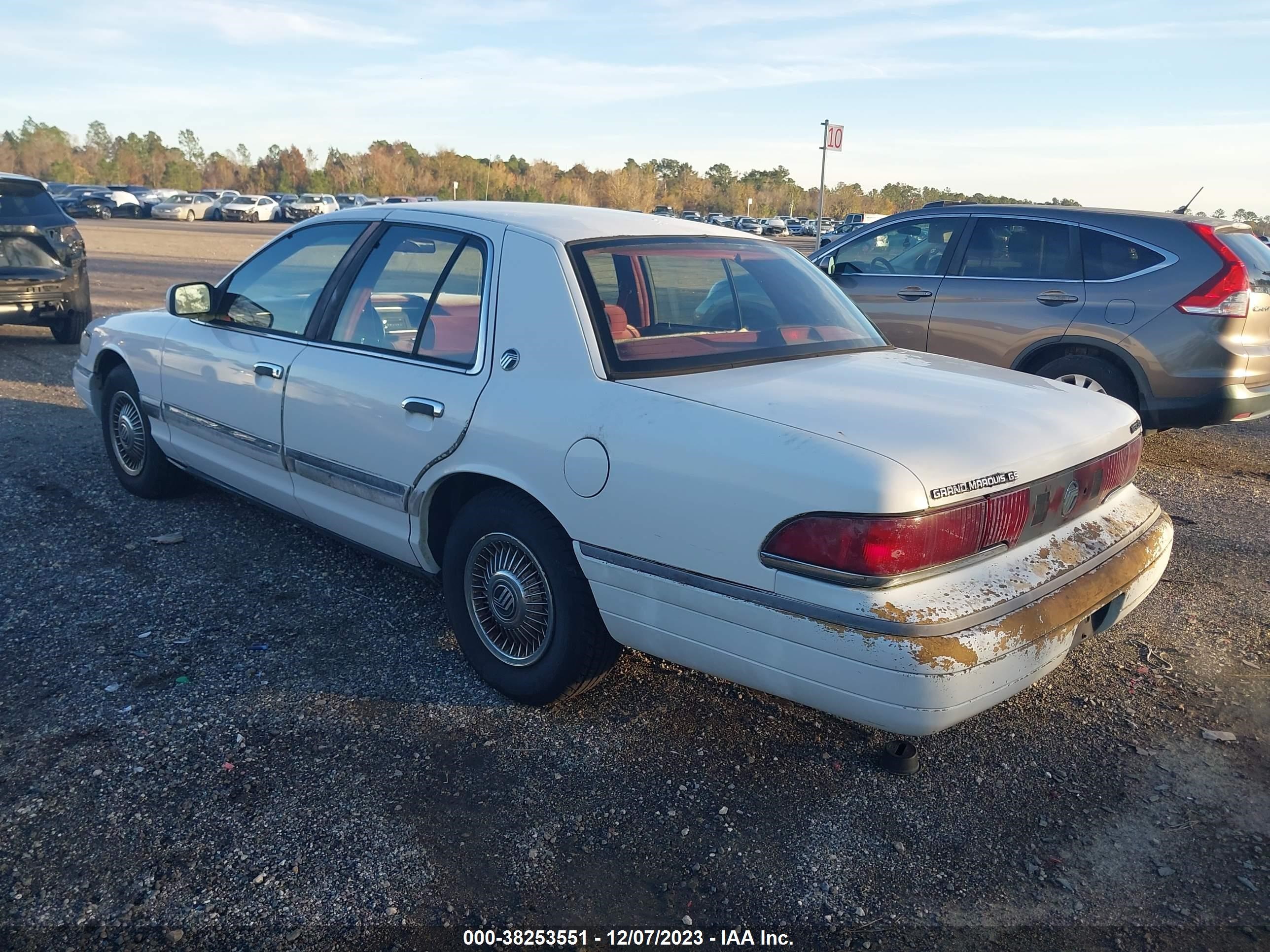 Photo 2 VIN: 2MELM74W1PX659806 - MERCURY GRAND MARQUIS 