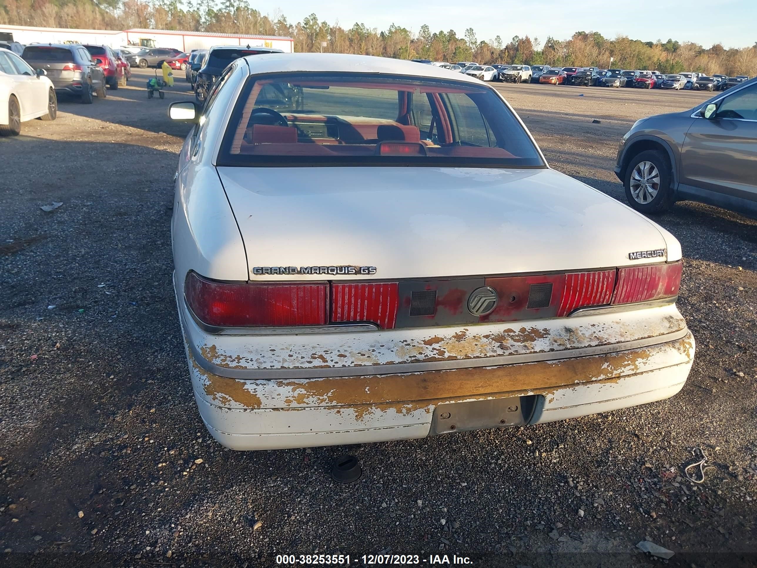 Photo 5 VIN: 2MELM74W1PX659806 - MERCURY GRAND MARQUIS 