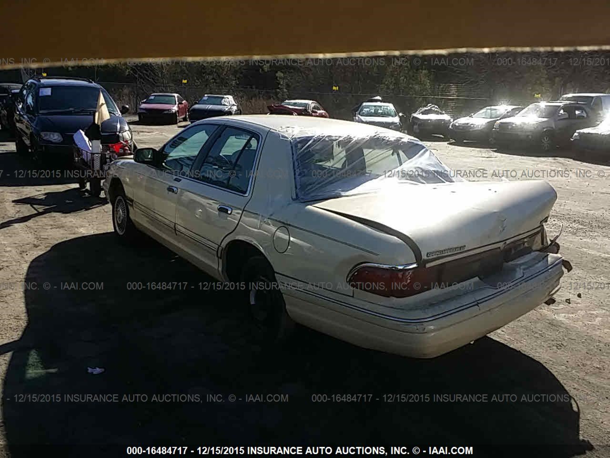 Photo 2 VIN: 2MELM74W1VX607962 - MERCURY GRAND MARQUIS 