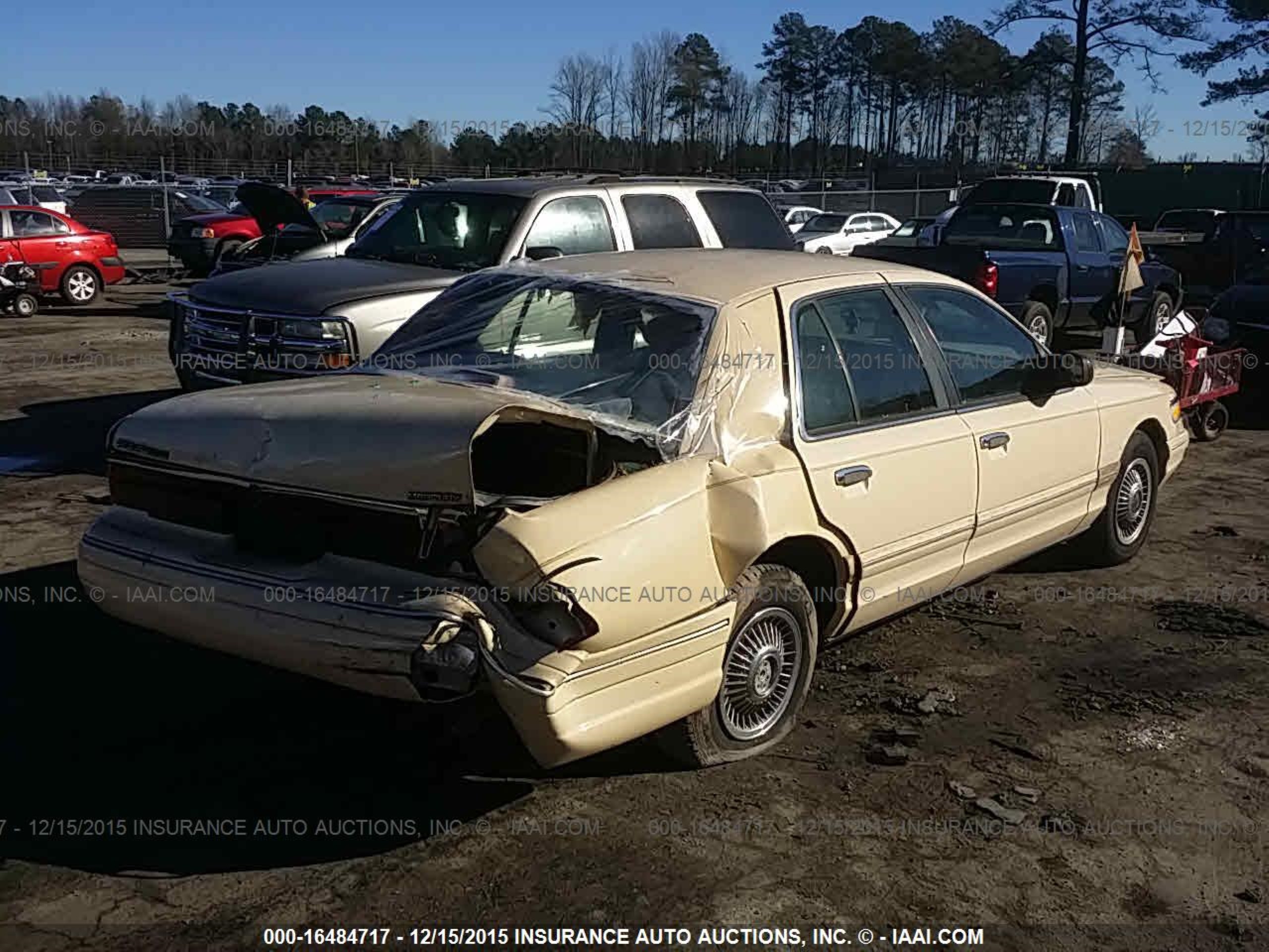 Photo 3 VIN: 2MELM74W1VX607962 - MERCURY GRAND MARQUIS 