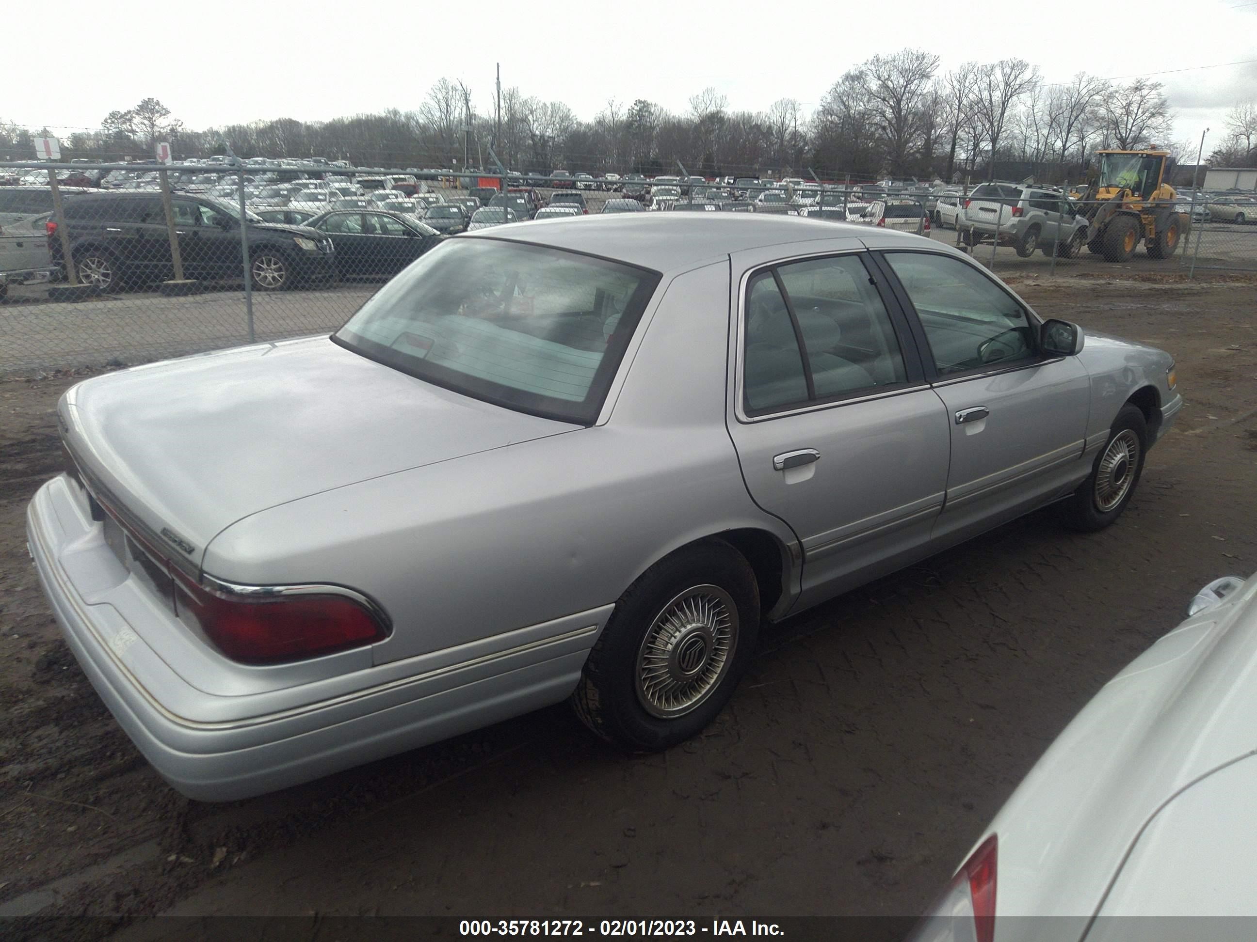 Photo 3 VIN: 2MELM74W1VX658734 - MERCURY GRAND MARQUIS 