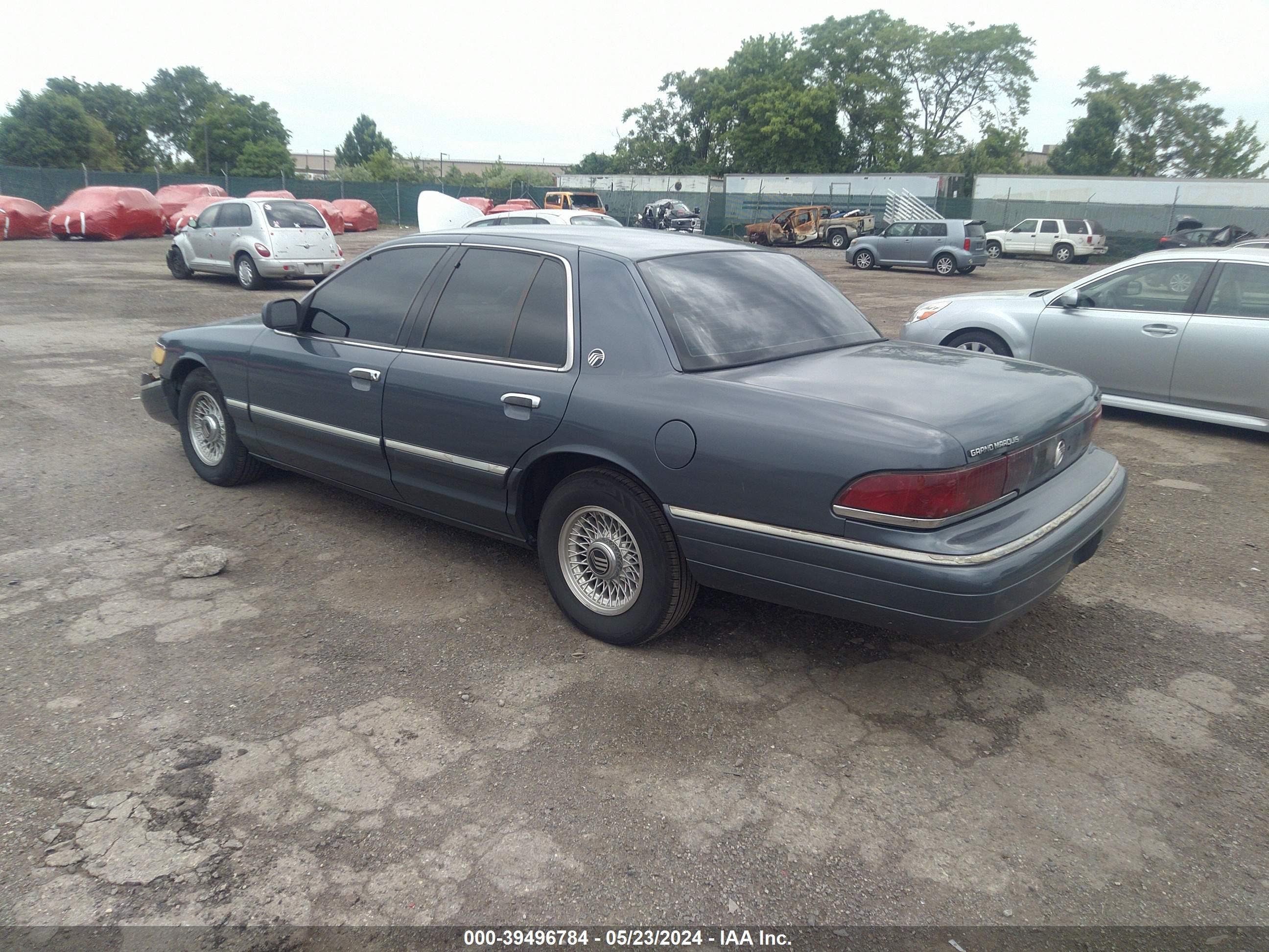 Photo 2 VIN: 2MELM74W4PX666832 - MERCURY GRAND MARQUIS 