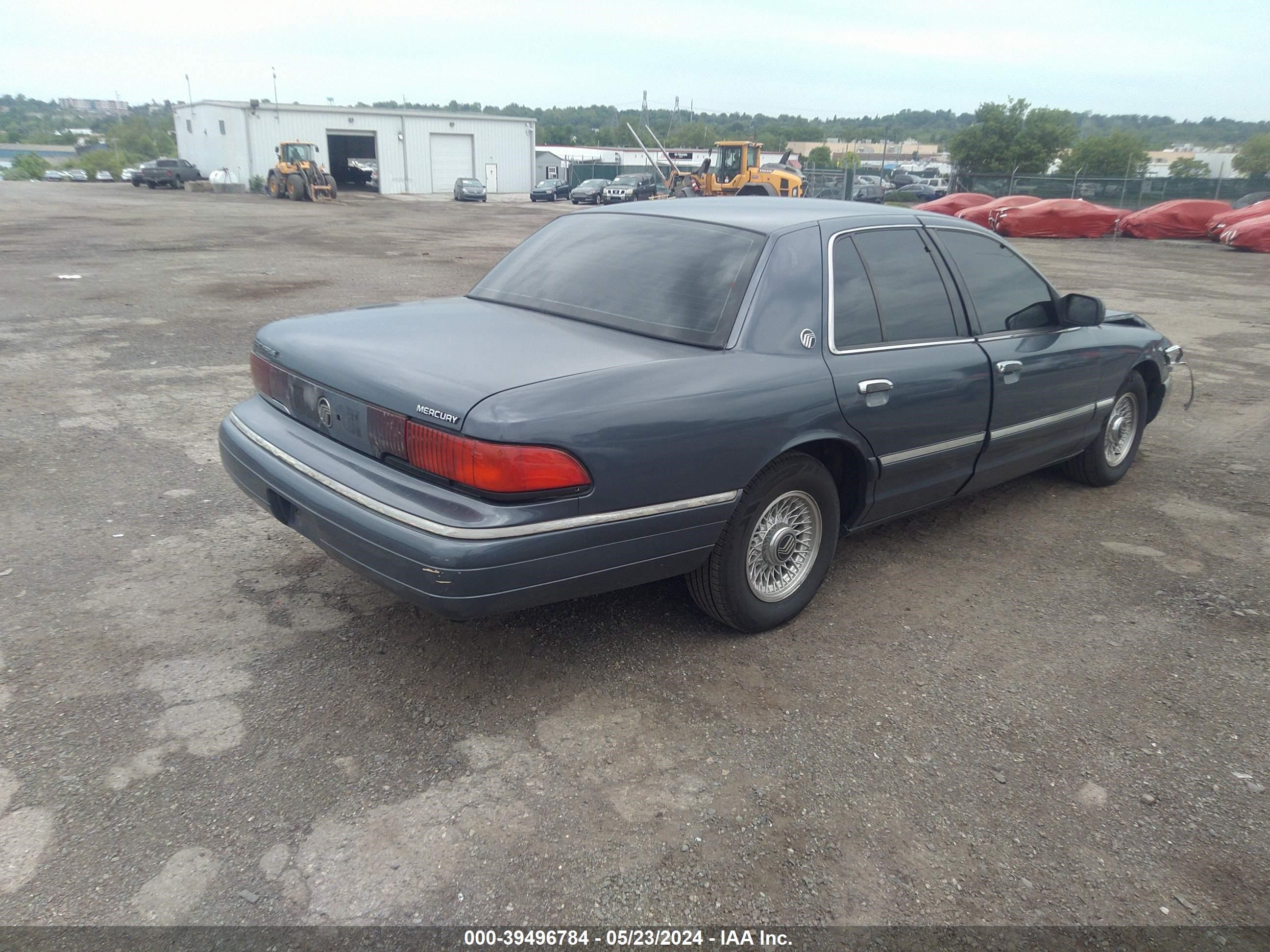 Photo 3 VIN: 2MELM74W4PX666832 - MERCURY GRAND MARQUIS 