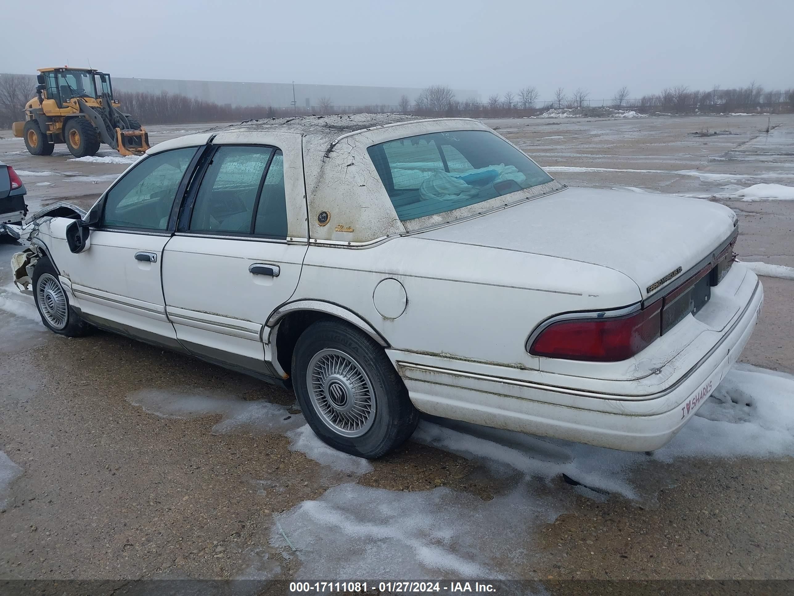 Photo 2 VIN: 2MELM74W4VX633620 - MERCURY GRAND MARQUIS 