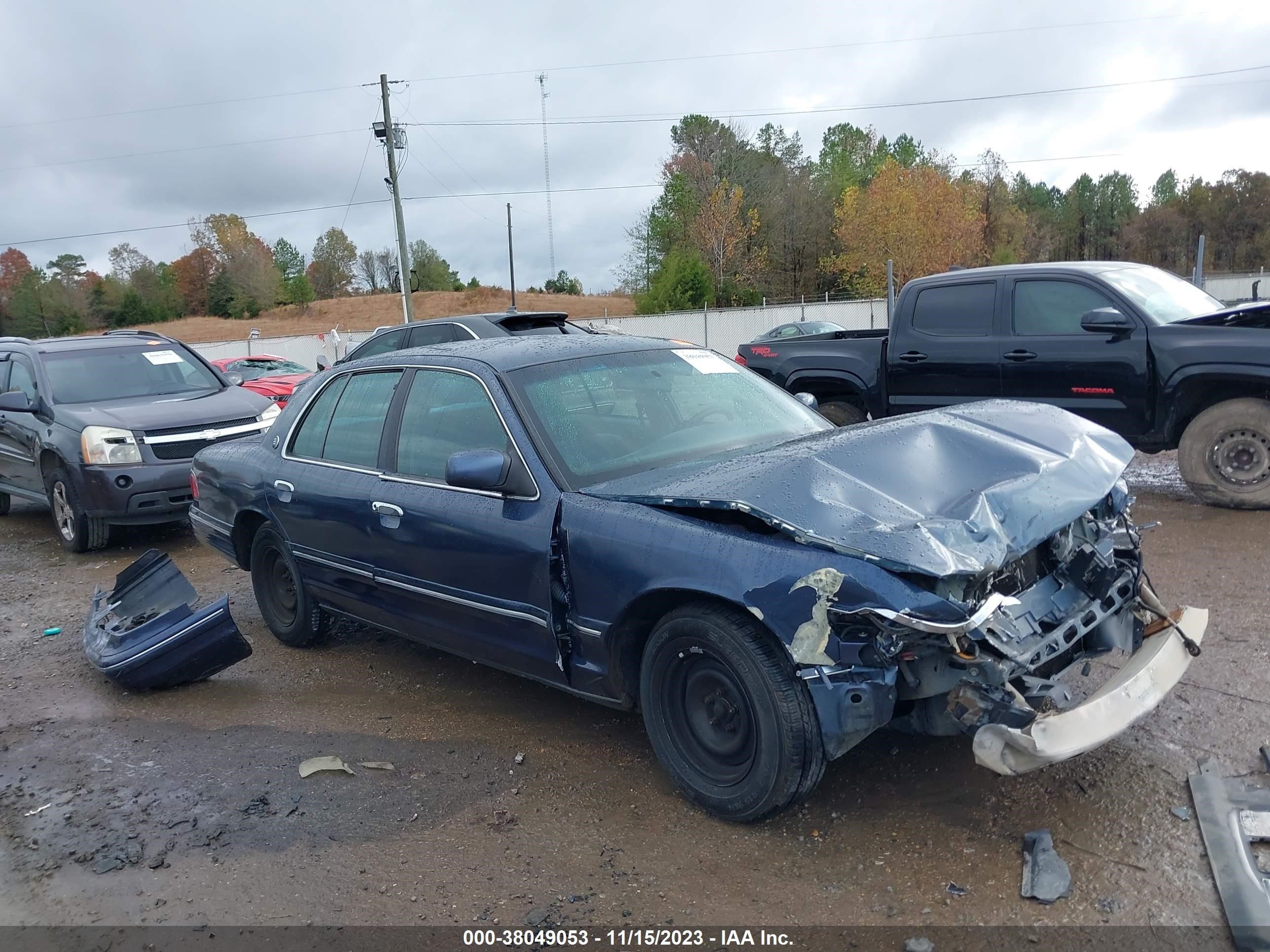 Photo 0 VIN: 2MELM74W5TX672326 - MERCURY GRAND MARQUIS 