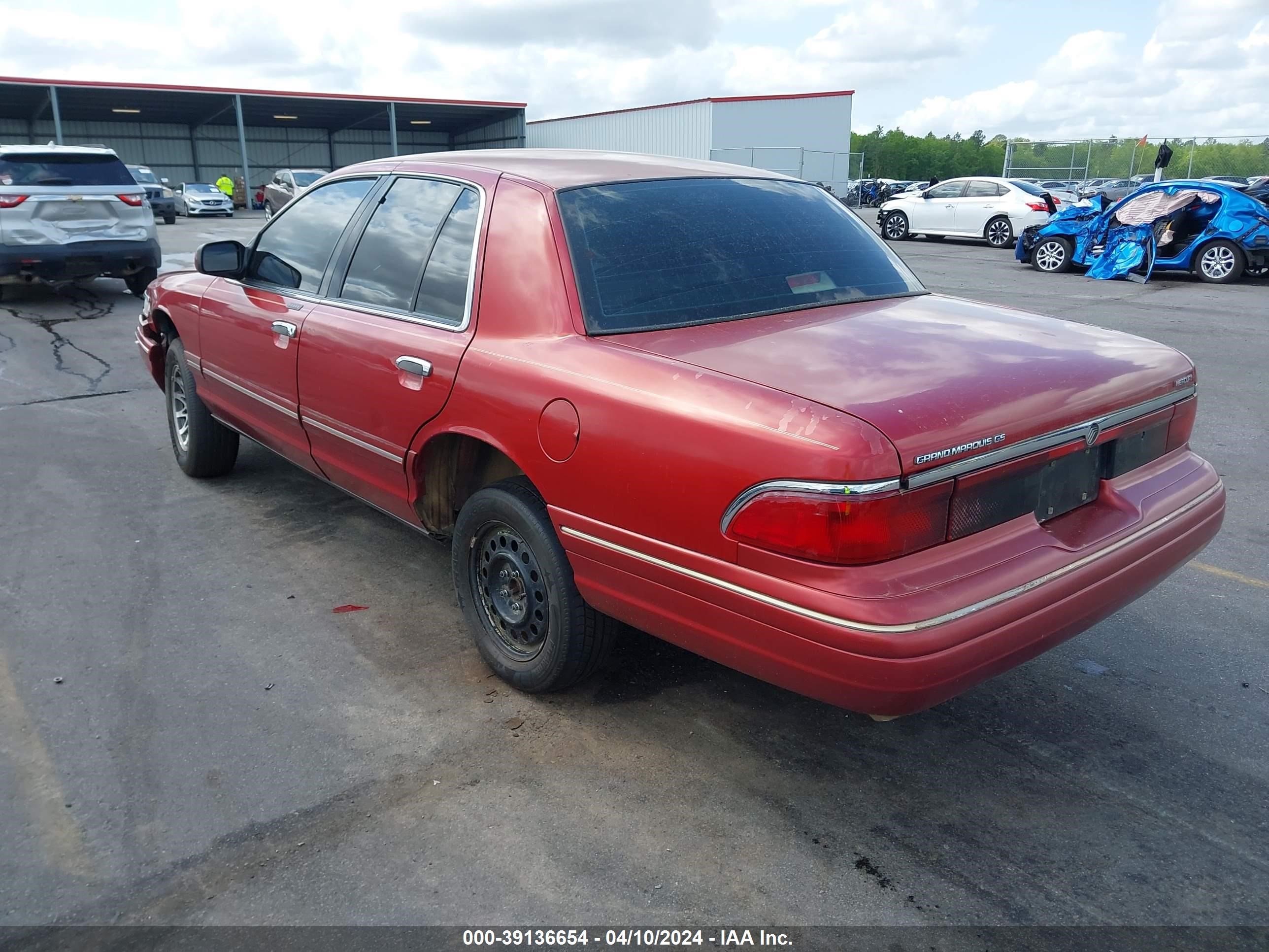 Photo 2 VIN: 2MELM74W6VX704381 - MERCURY GRAND MARQUIS 