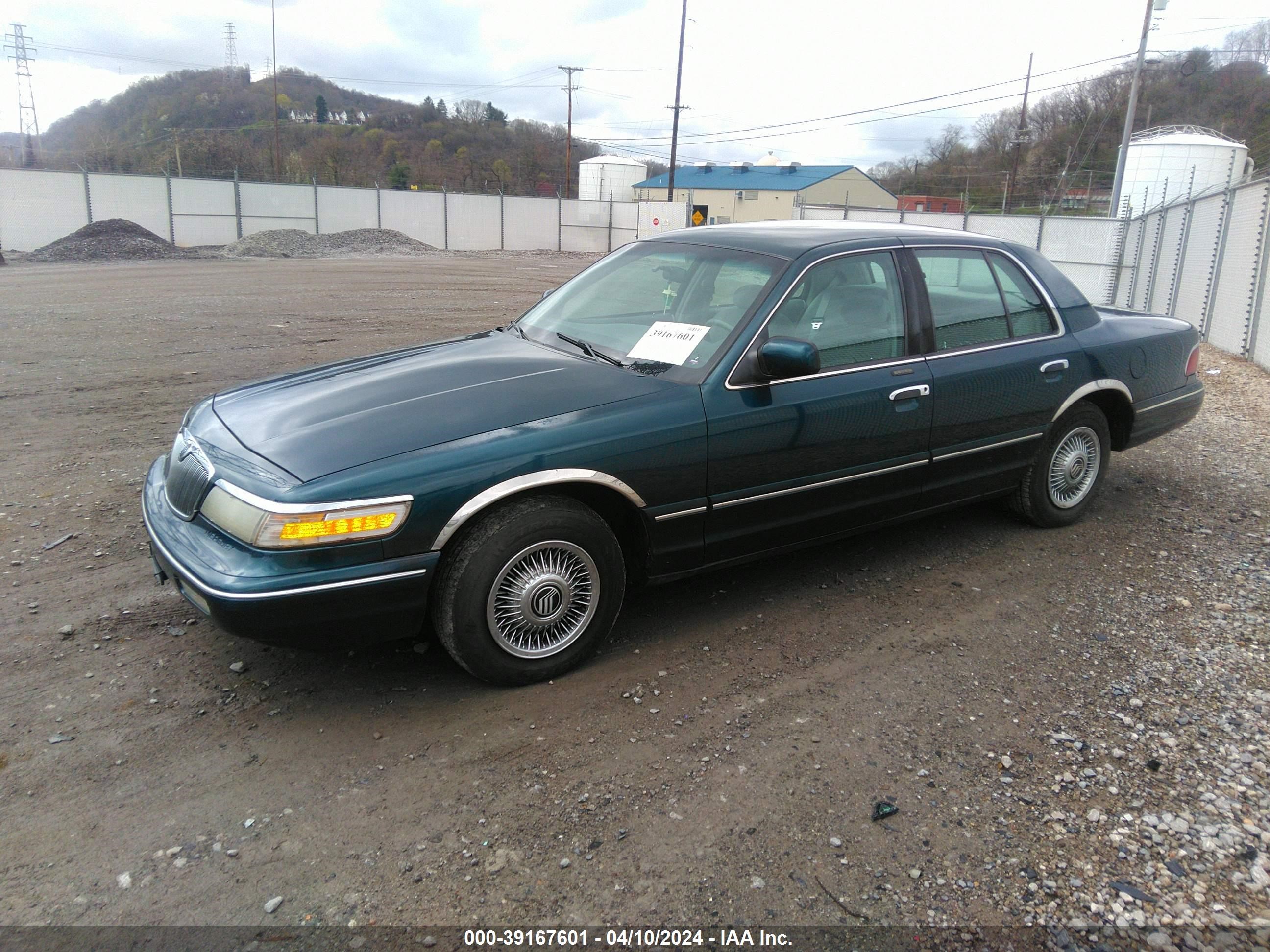 Photo 1 VIN: 2MELM74W8VX738905 - MERCURY GRAND MARQUIS 