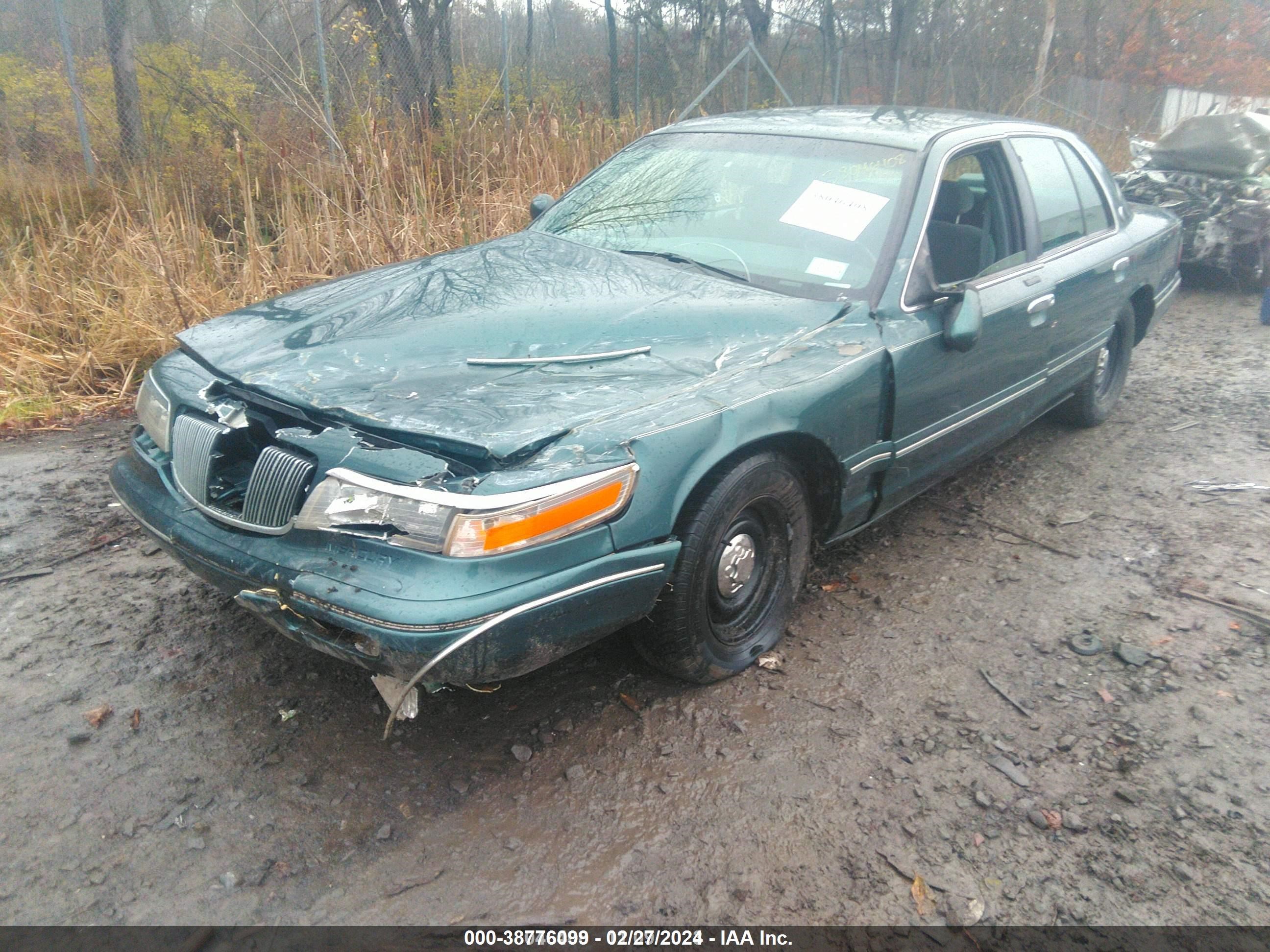 Photo 1 VIN: 2MELM74WXSX620785 - MERCURY GRAND MARQUIS 