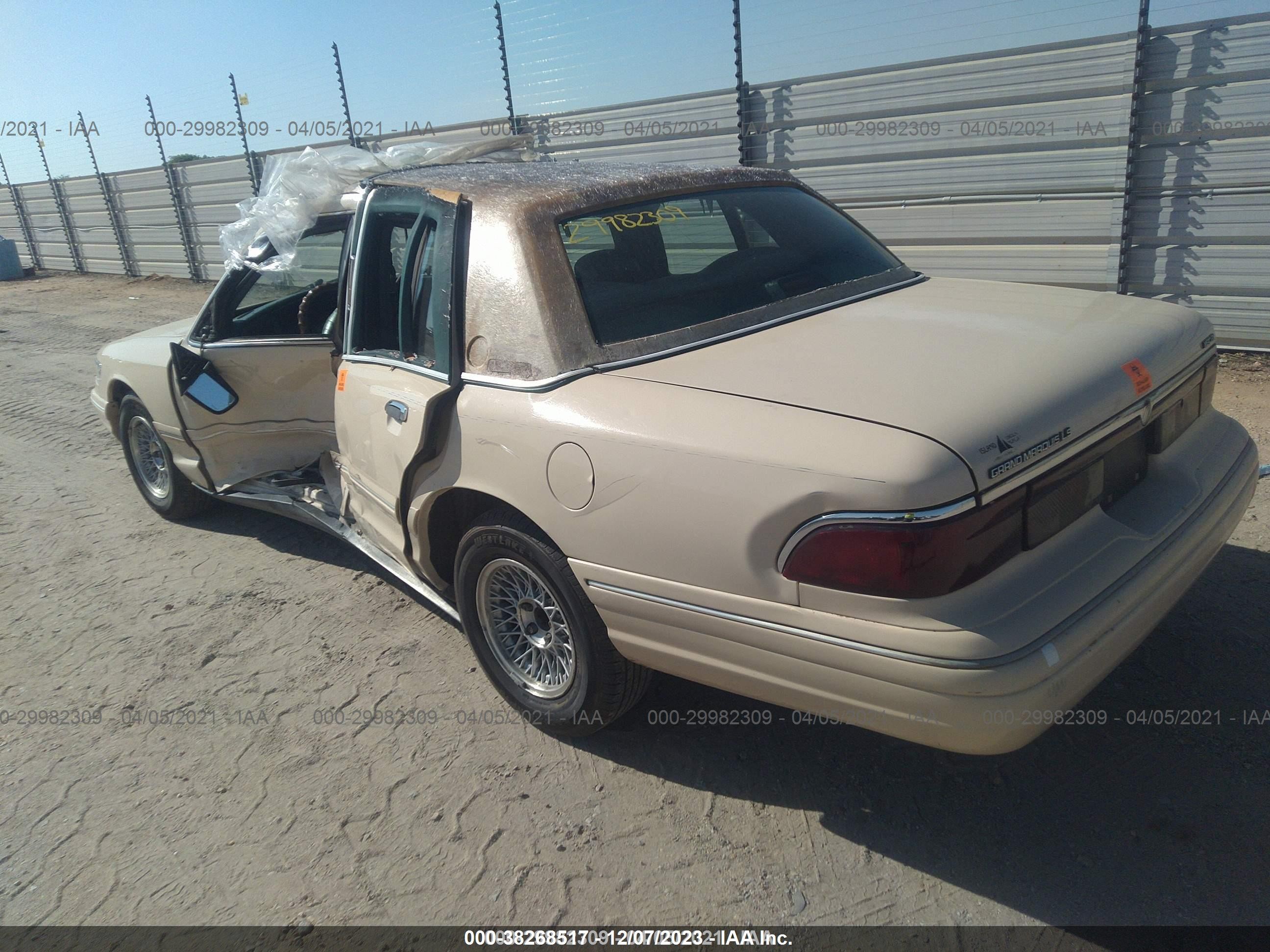 Photo 3 VIN: 2MELM7565TX606860 - MERCURY GRAND MARQUIS 