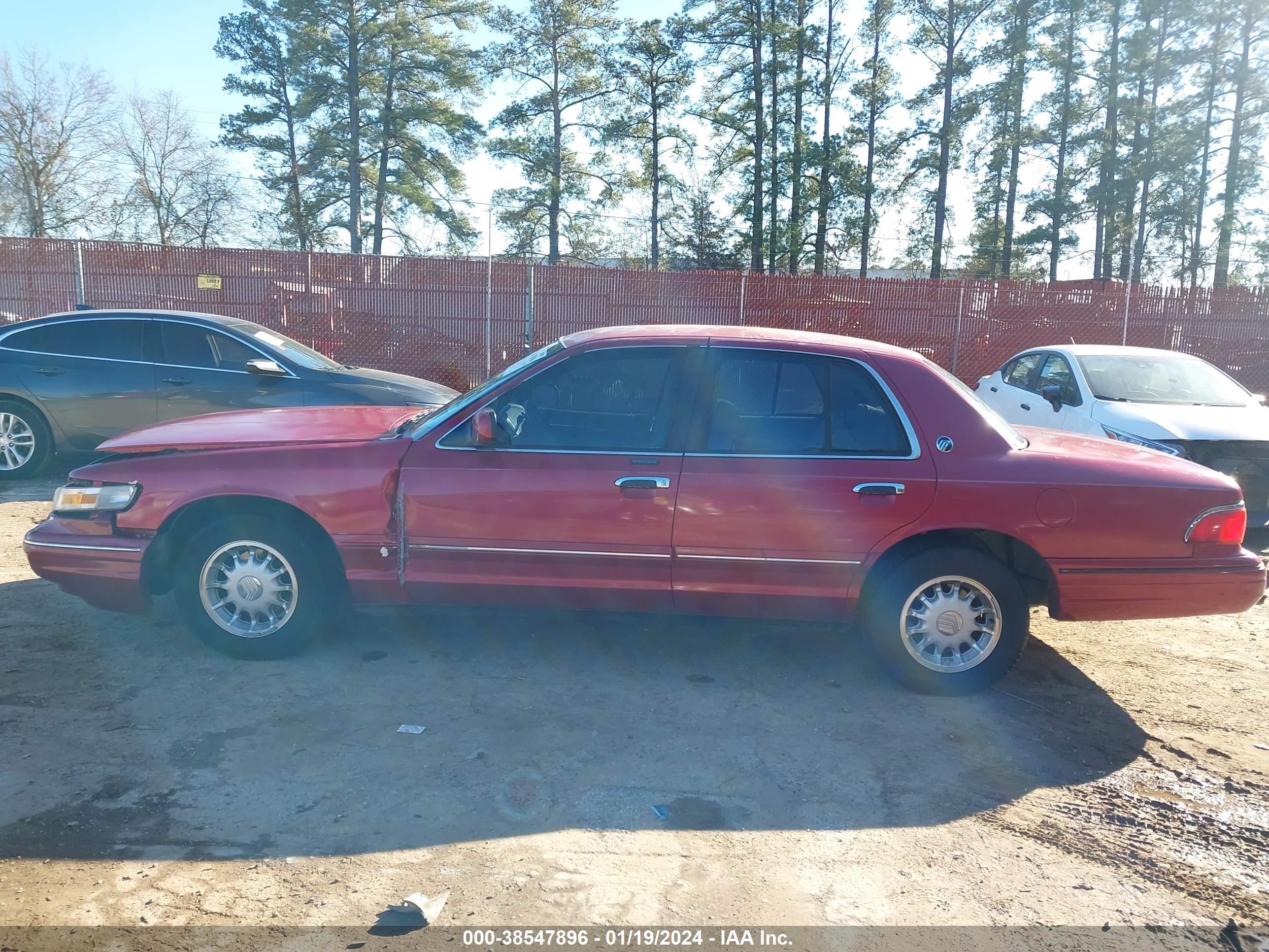 Photo 14 VIN: 2MELM75W0SX632698 - MERCURY GRAND MARQUIS 