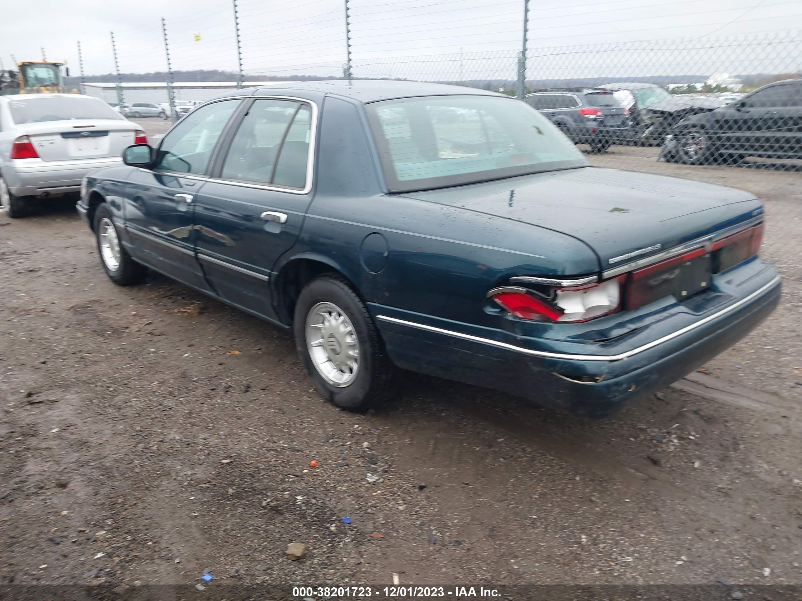 Photo 2 VIN: 2MELM75W0VX658383 - MERCURY GRAND MARQUIS 