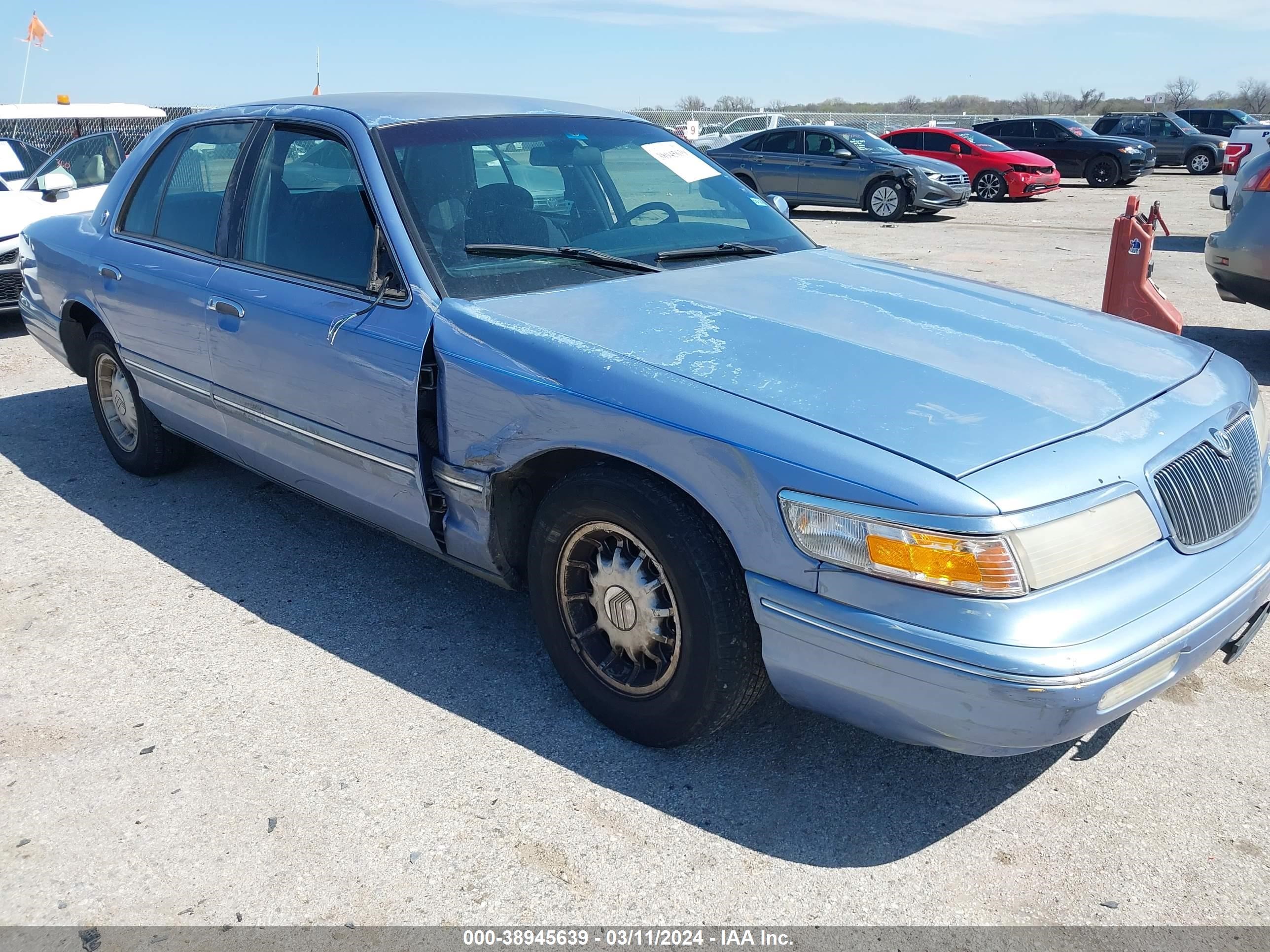 Photo 5 VIN: 2MELM75W2SX612744 - MERCURY GRAND MARQUIS 