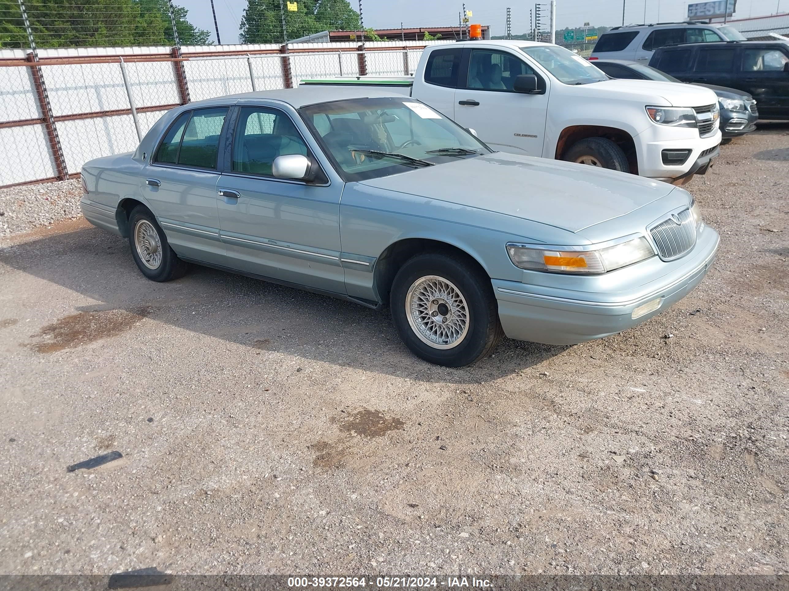 Photo 0 VIN: 2MELM75W2TX674470 - MERCURY GRAND MARQUIS 