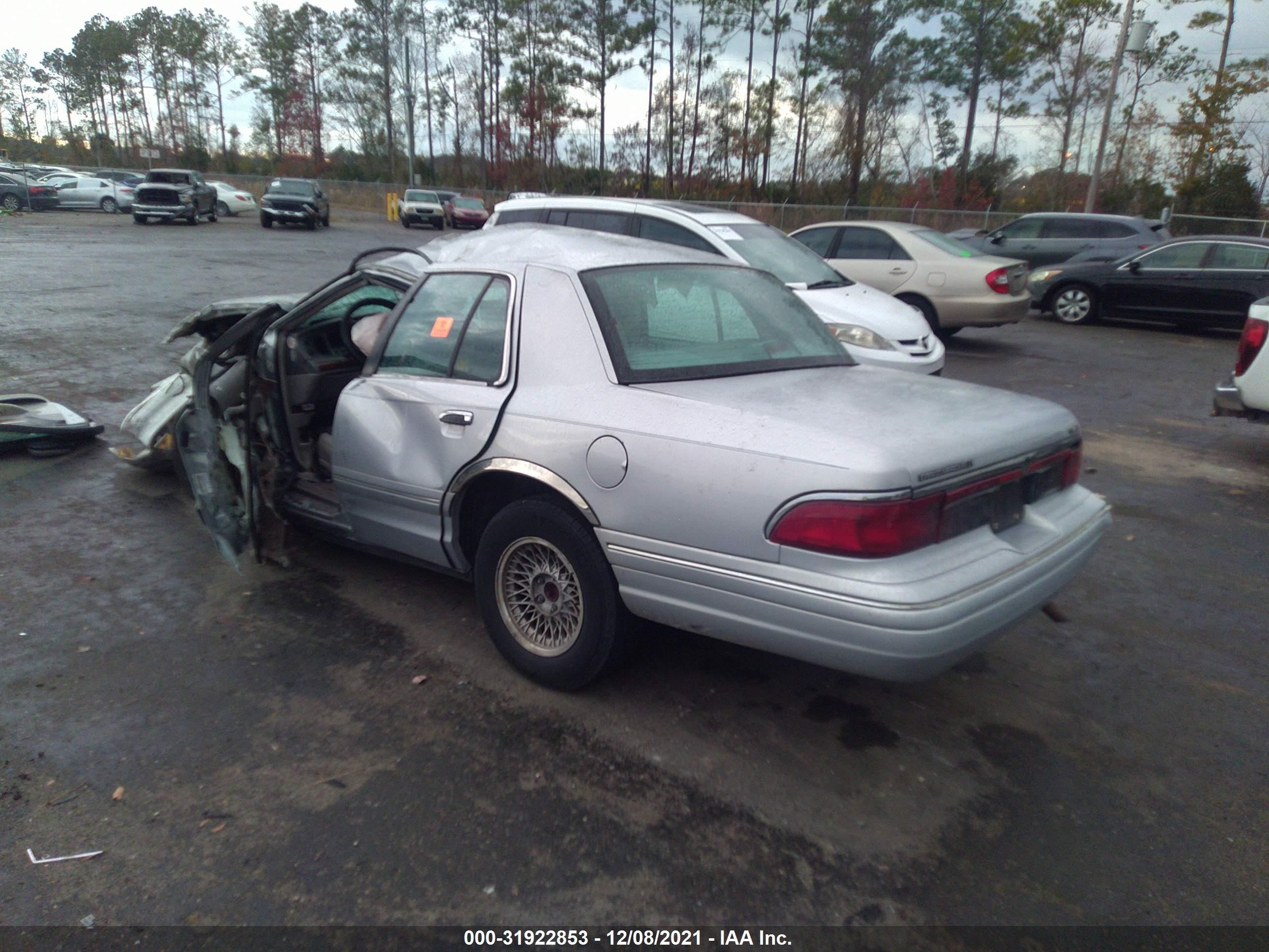 Photo 2 VIN: 2MELM75W2VX734069 - MERCURY GRAND MARQUIS 