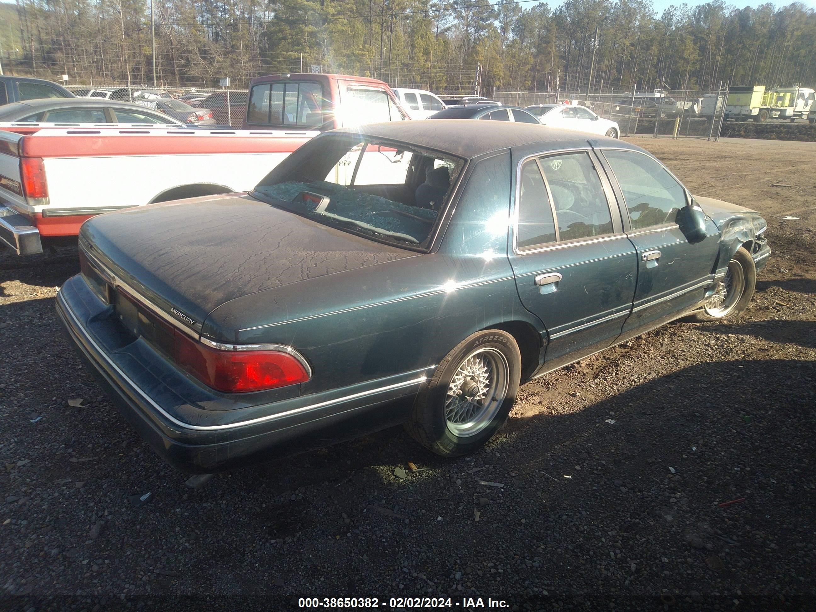 Photo 3 VIN: 2MELM75W3VX645797 - MERCURY GRAND MARQUIS 