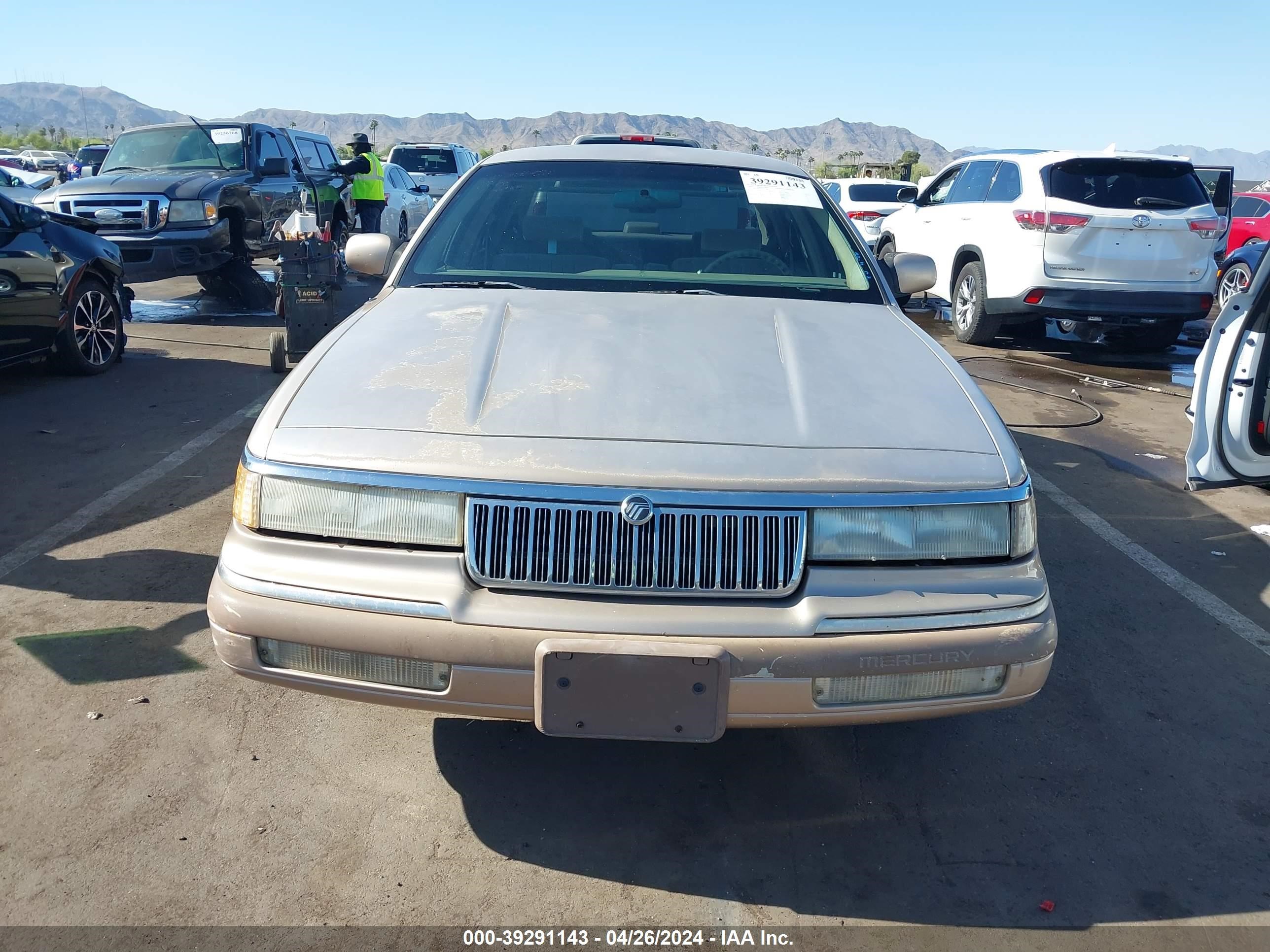 Photo 11 VIN: 2MELM75W4PX654825 - MERCURY GRAND MARQUIS 