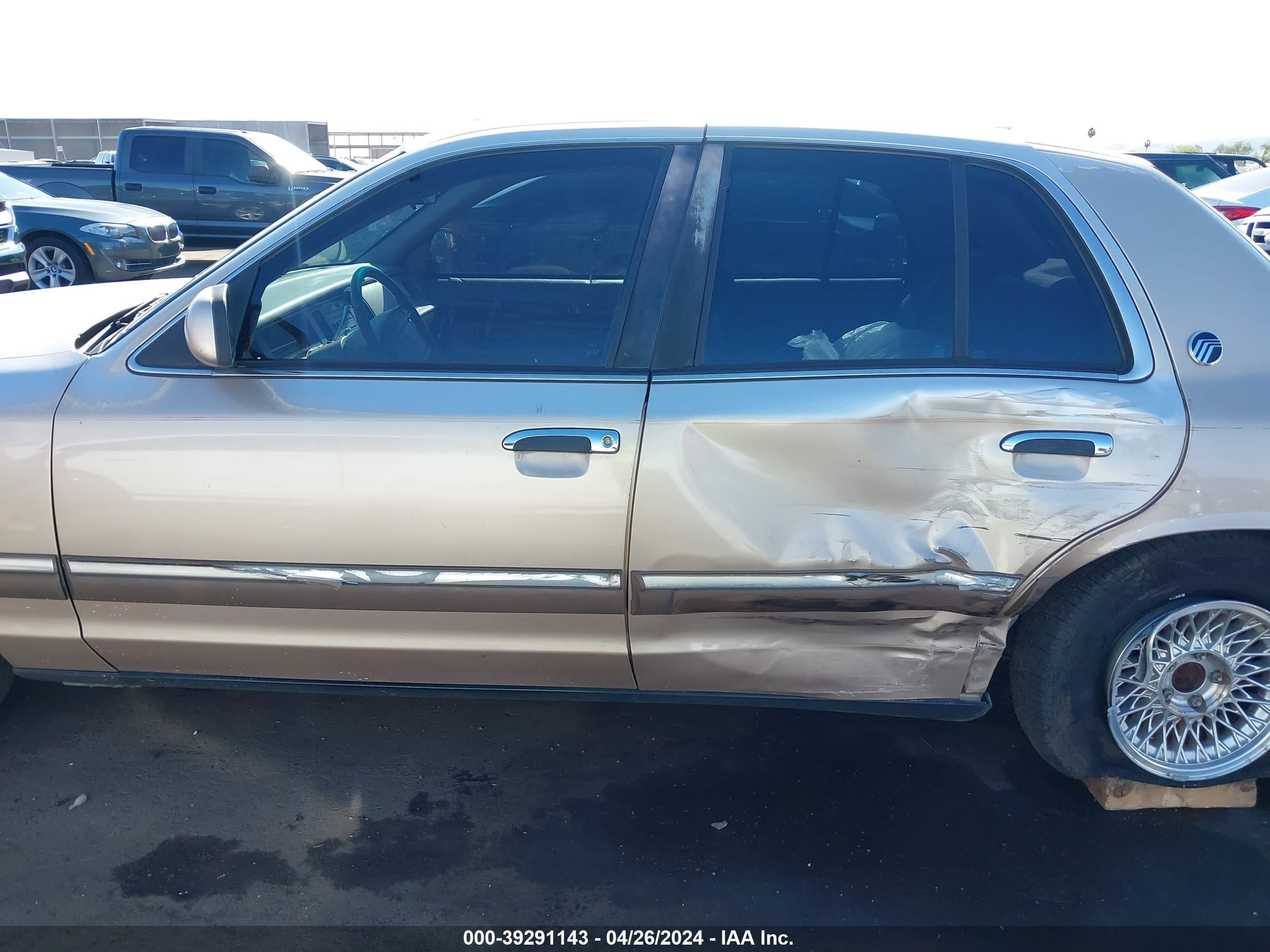 Photo 13 VIN: 2MELM75W4PX654825 - MERCURY GRAND MARQUIS 