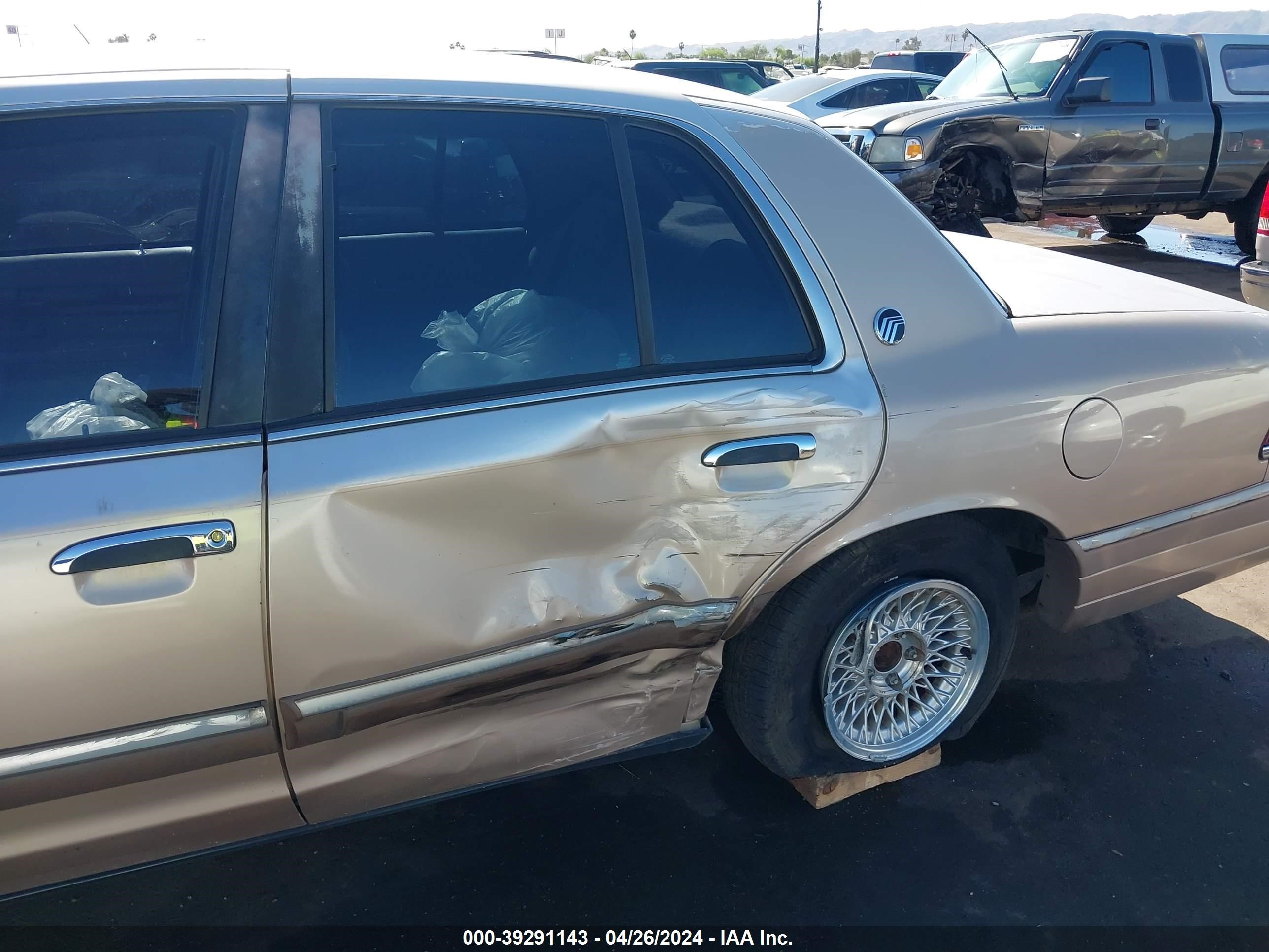 Photo 5 VIN: 2MELM75W4PX654825 - MERCURY GRAND MARQUIS 