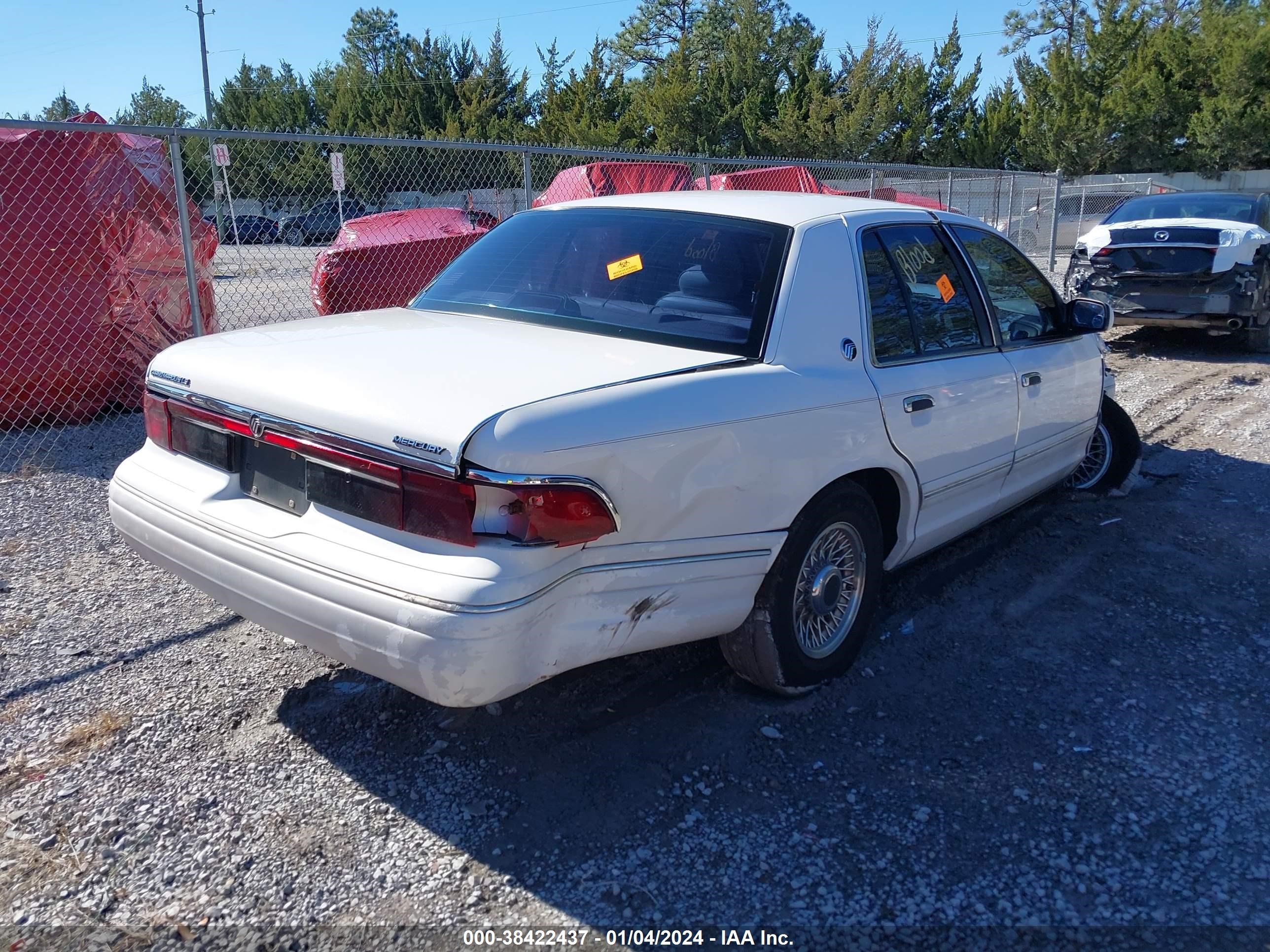 Photo 3 VIN: 2MELM75W4TX630406 - MERCURY GRAND MARQUIS 