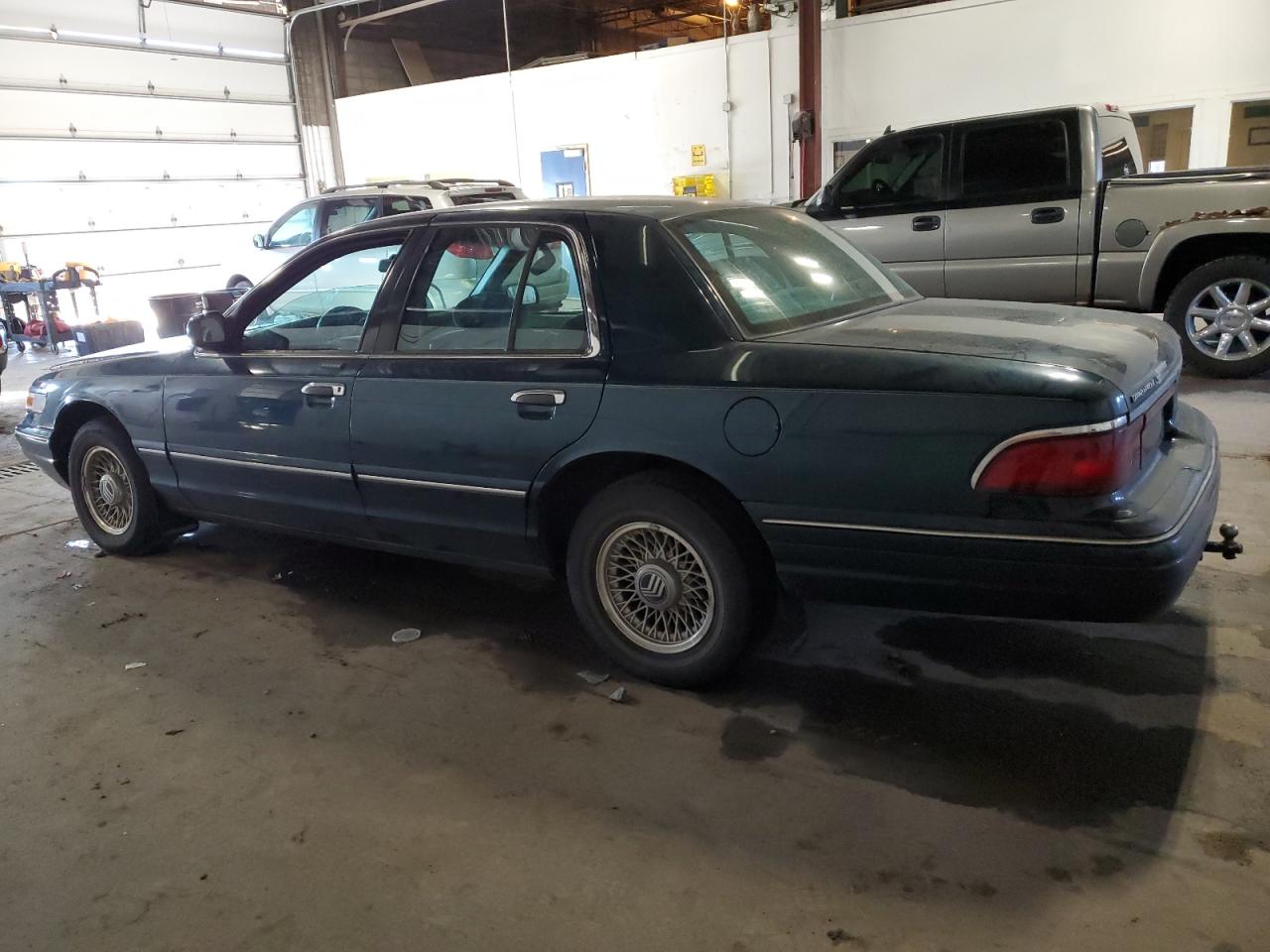 Photo 1 VIN: 2MELM75W4VX627461 - MERCURY GRAND MARQUIS 