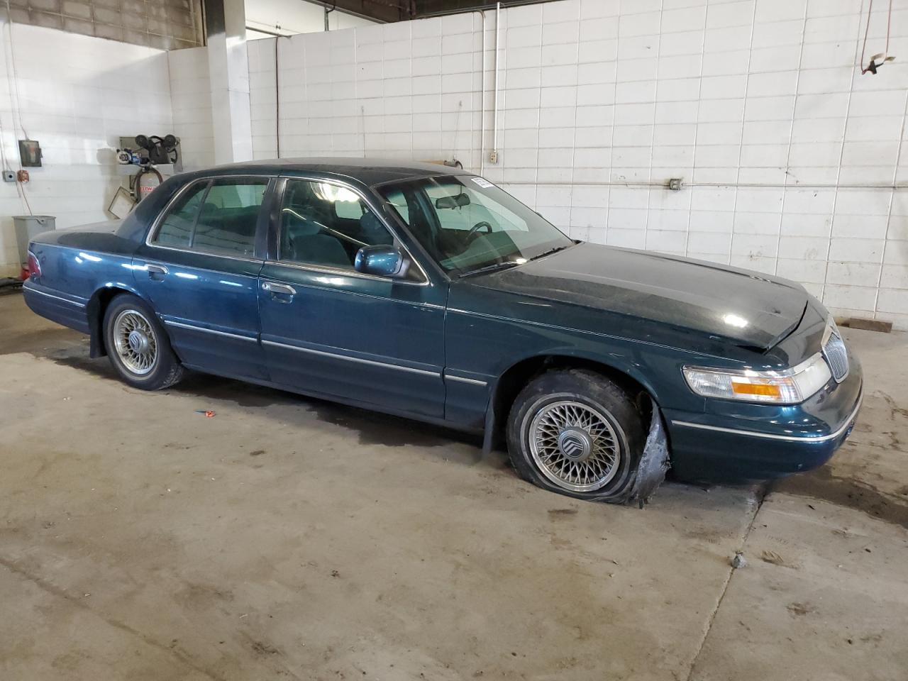 Photo 3 VIN: 2MELM75W4VX627461 - MERCURY GRAND MARQUIS 