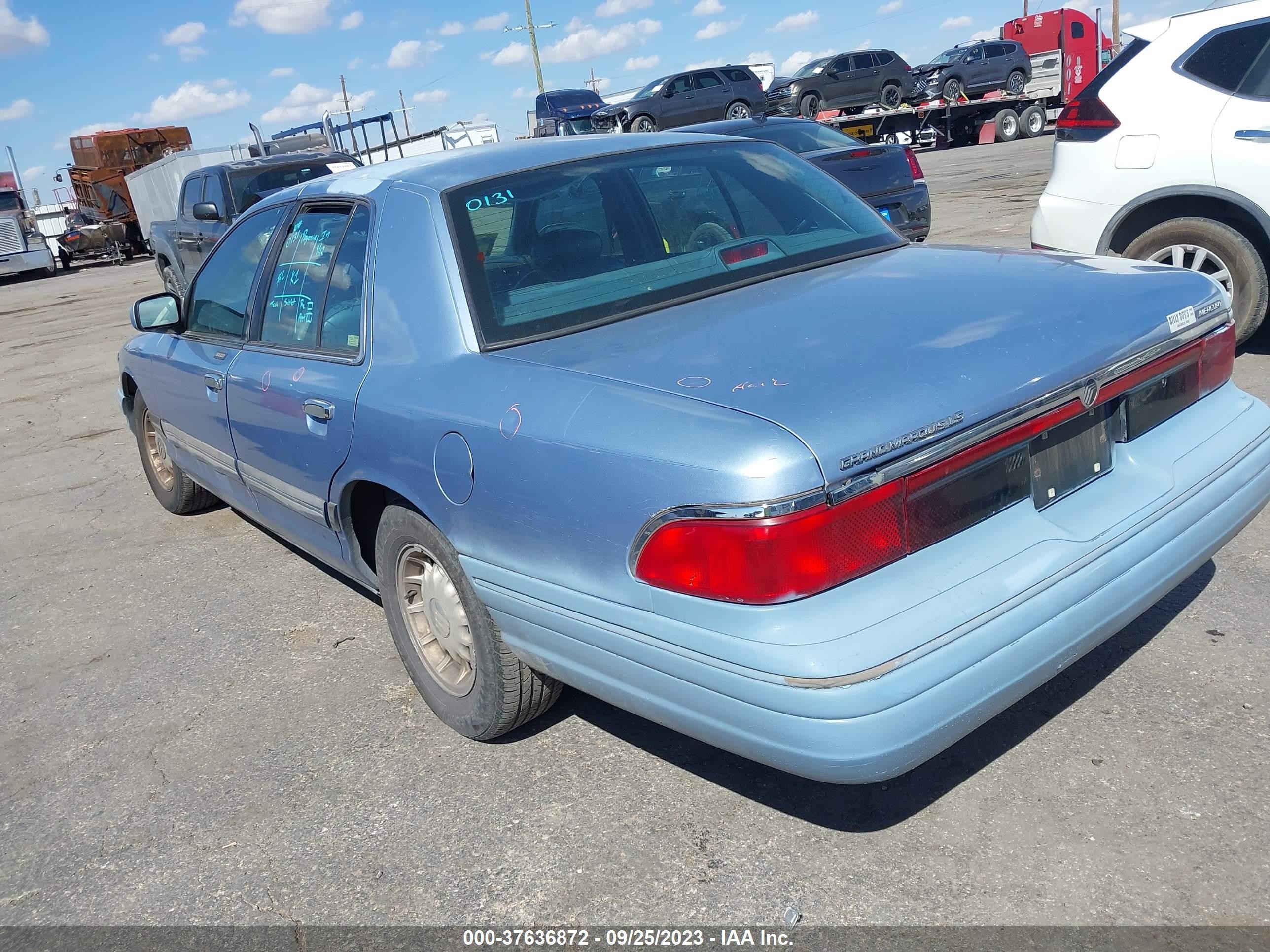 Photo 2 VIN: 2MELM75W4VX731836 - MERCURY GRAND MARQUIS 