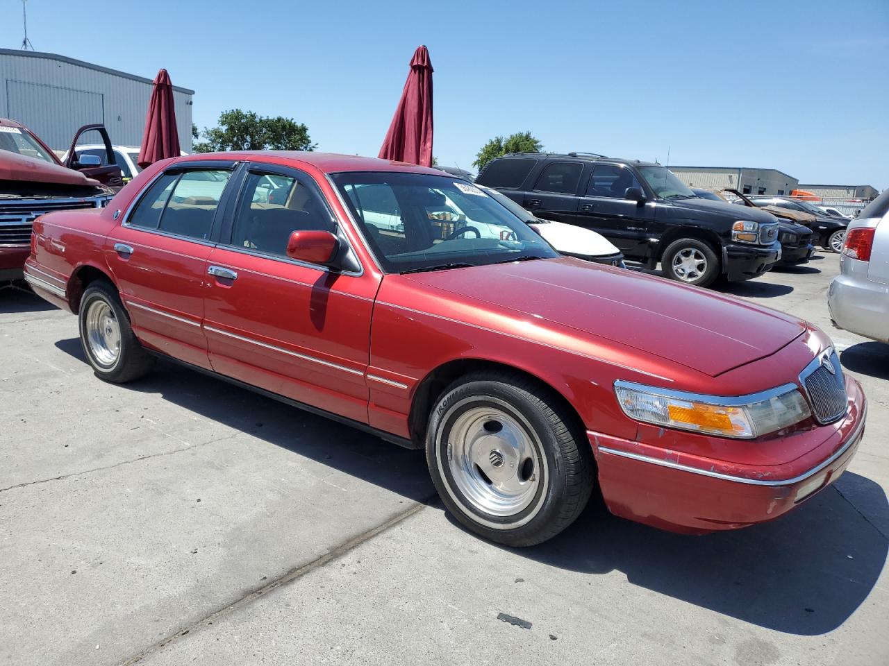 Photo 3 VIN: 2MELM75W5TX620032 - MERCURY GRAND MARQUIS 