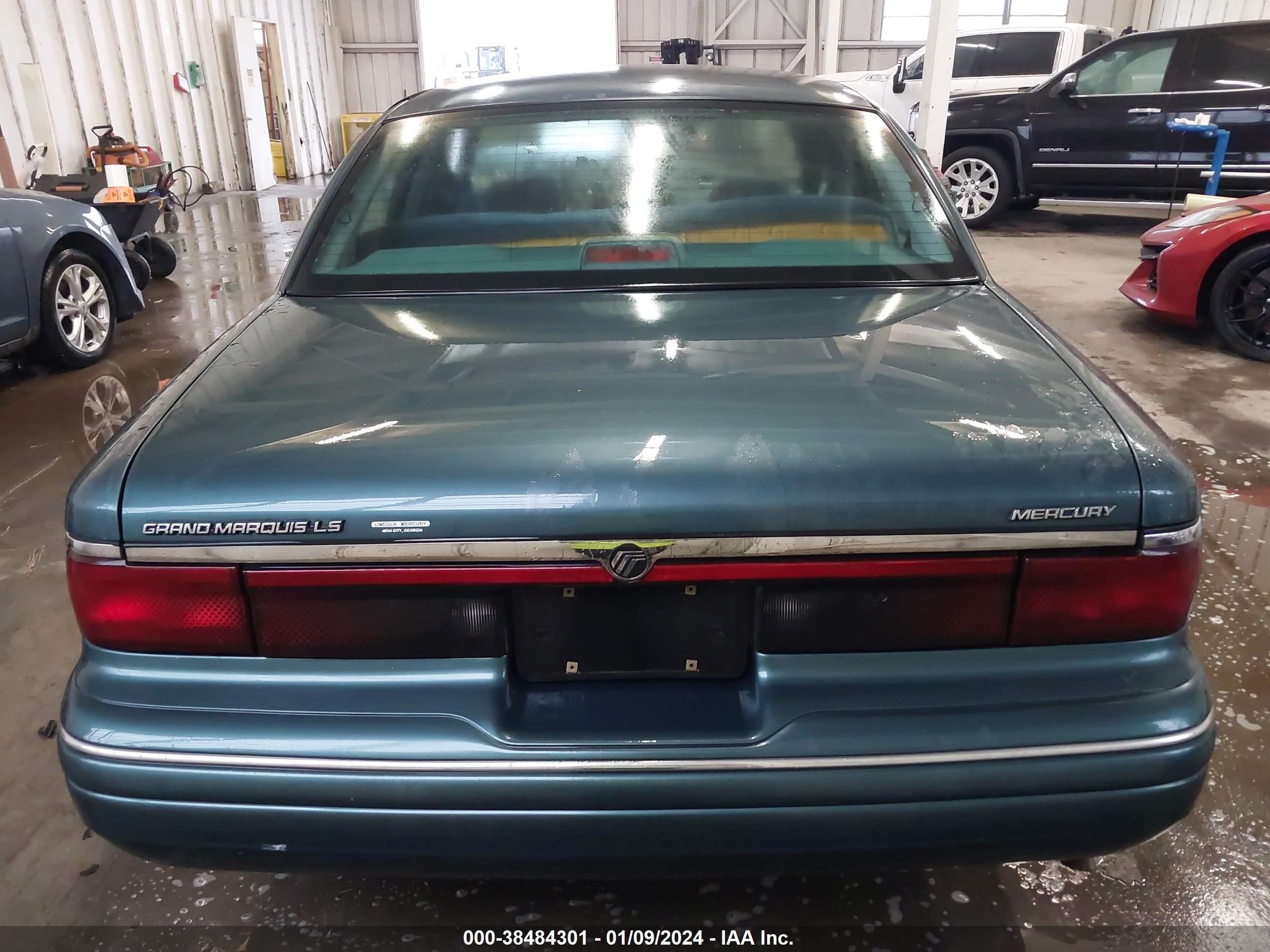 Photo 15 VIN: 2MELM75W6TX622470 - MERCURY GRAND MARQUIS 