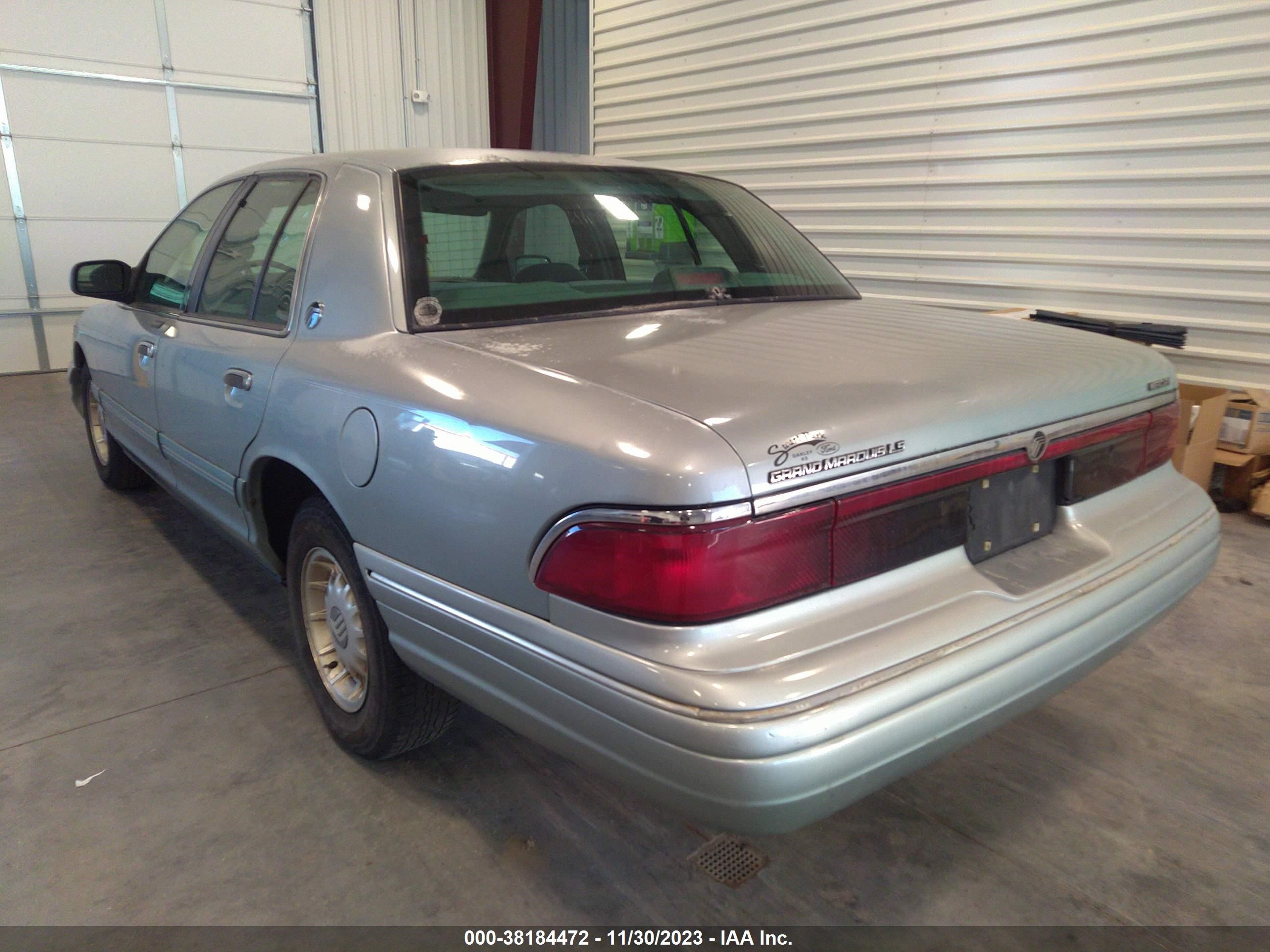 Photo 2 VIN: 2MELM75W8SX680496 - MERCURY GRAND MARQUIS 