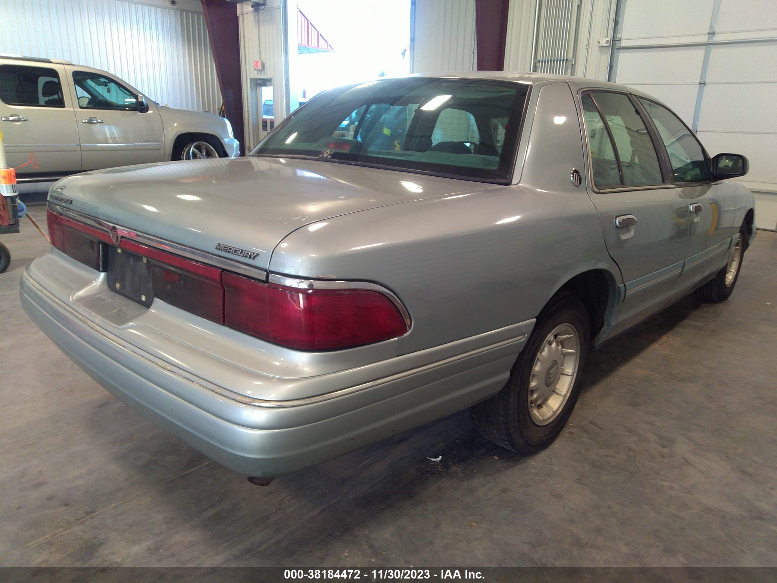 Photo 3 VIN: 2MELM75W8SX680496 - MERCURY GRAND MARQUIS 