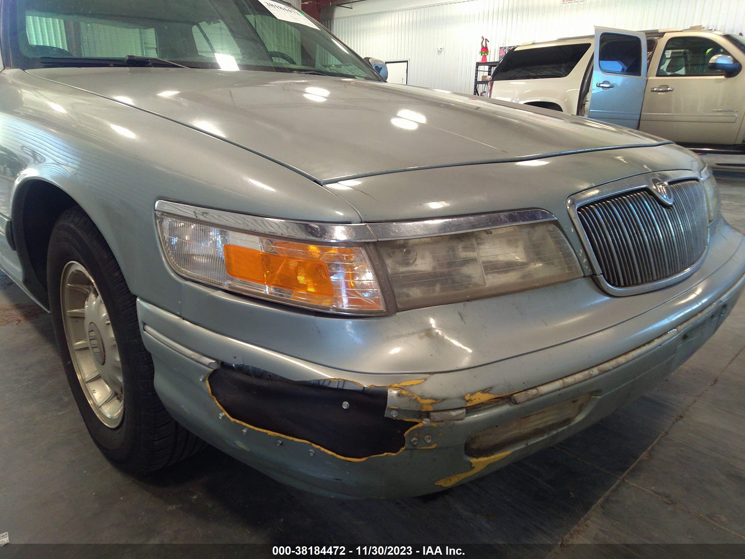 Photo 5 VIN: 2MELM75W8SX680496 - MERCURY GRAND MARQUIS 