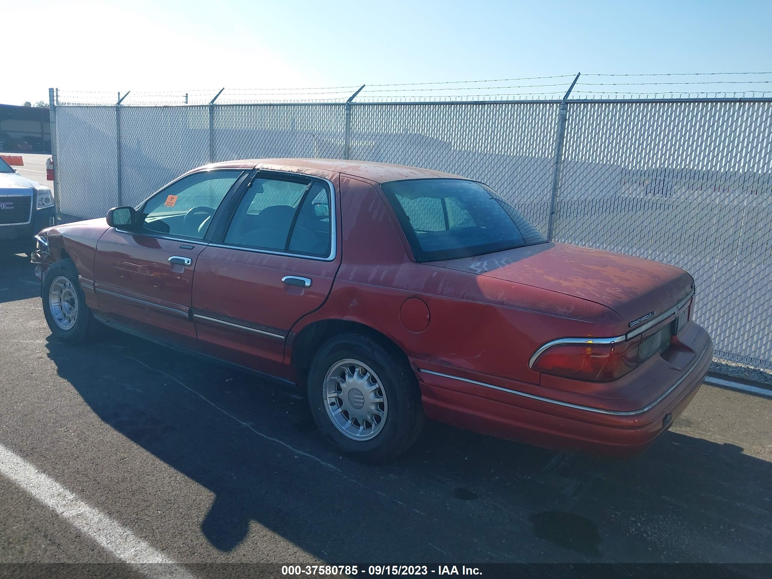 Photo 2 VIN: 2MELM75W8VX723111 - MERCURY GRAND MARQUIS 