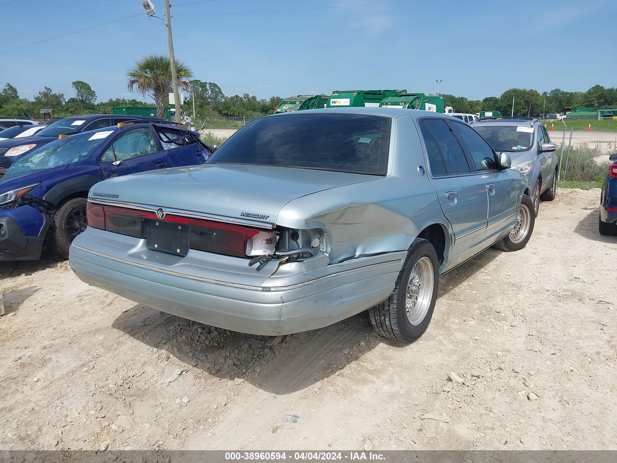 Photo 5 VIN: 2MELM75W9TX674241 - MERCURY GRAND MARQUIS 