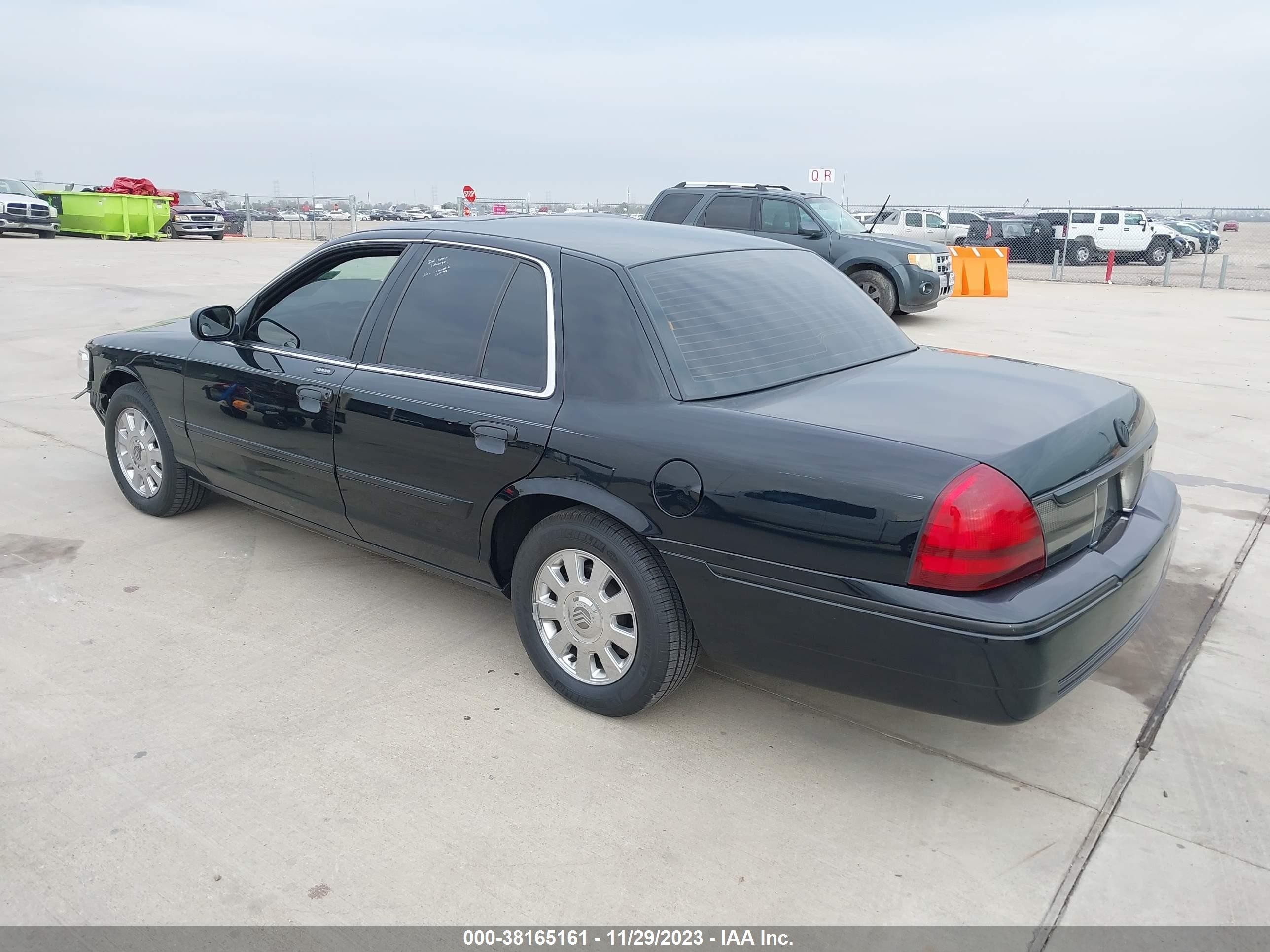 Photo 3 VIN: 2MHFM75V18X629163 - MERCURY GRAND MARQUIS 