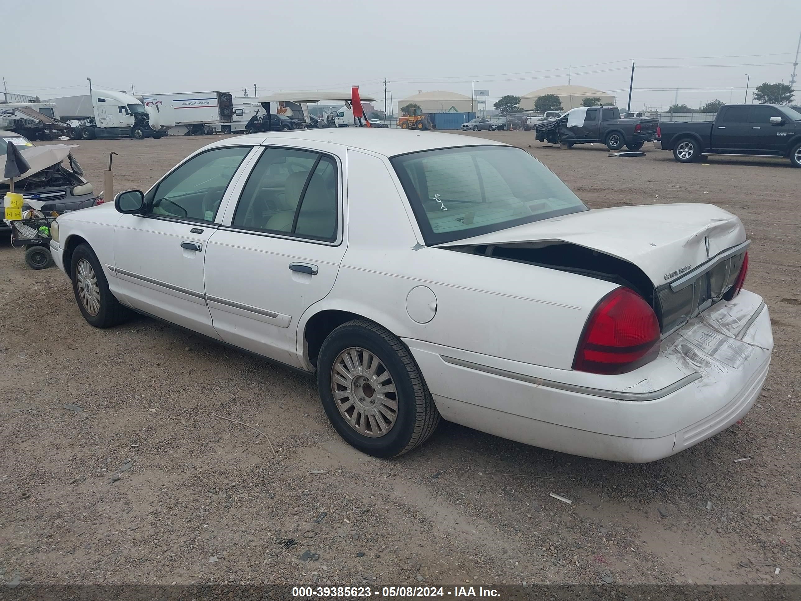 Photo 2 VIN: 2MHFM75V26X635728 - MERCURY GRAND MARQUIS 