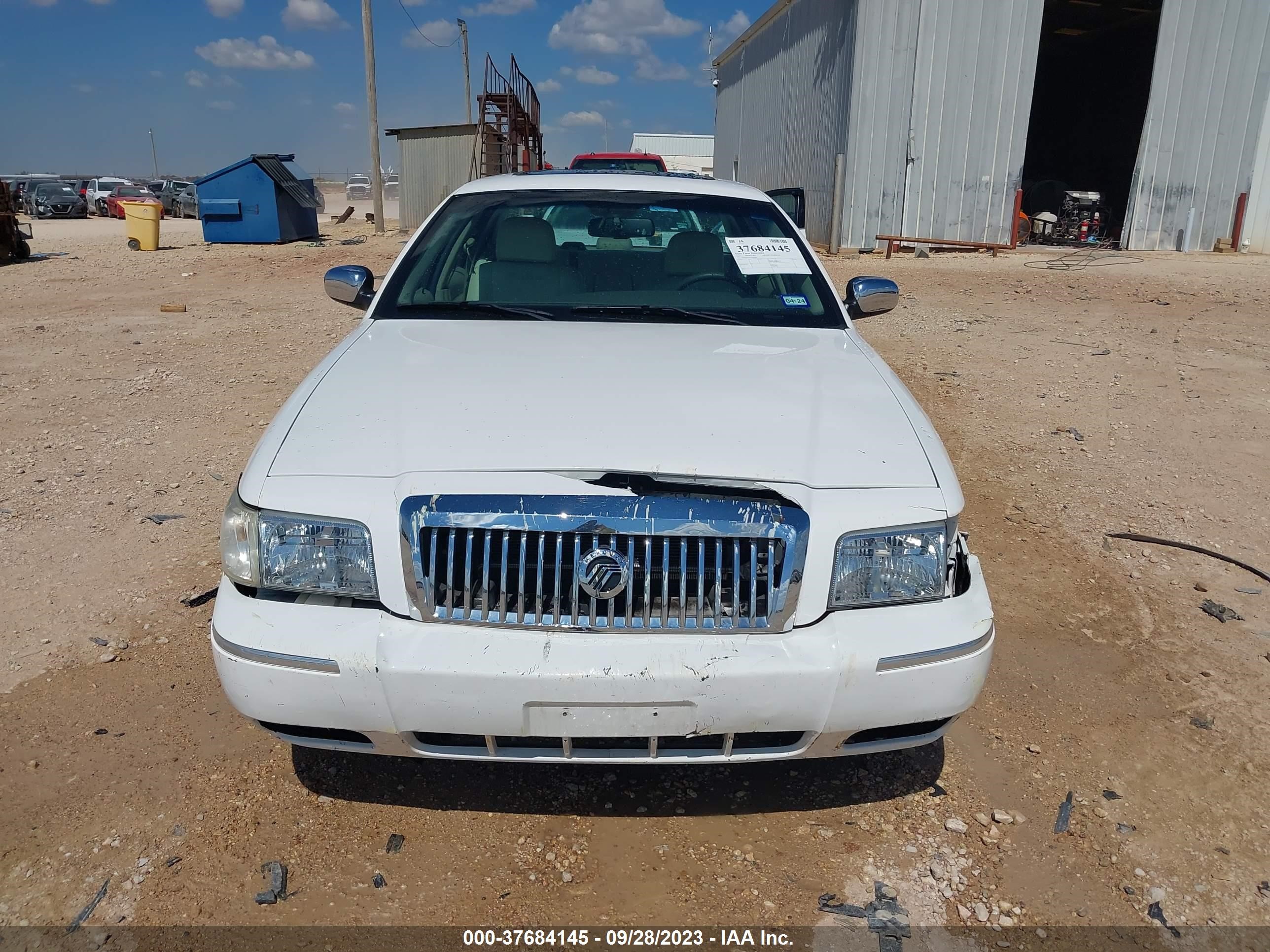 Photo 11 VIN: 2MHHM75V17X620695 - MERCURY GRAND MARQUIS 