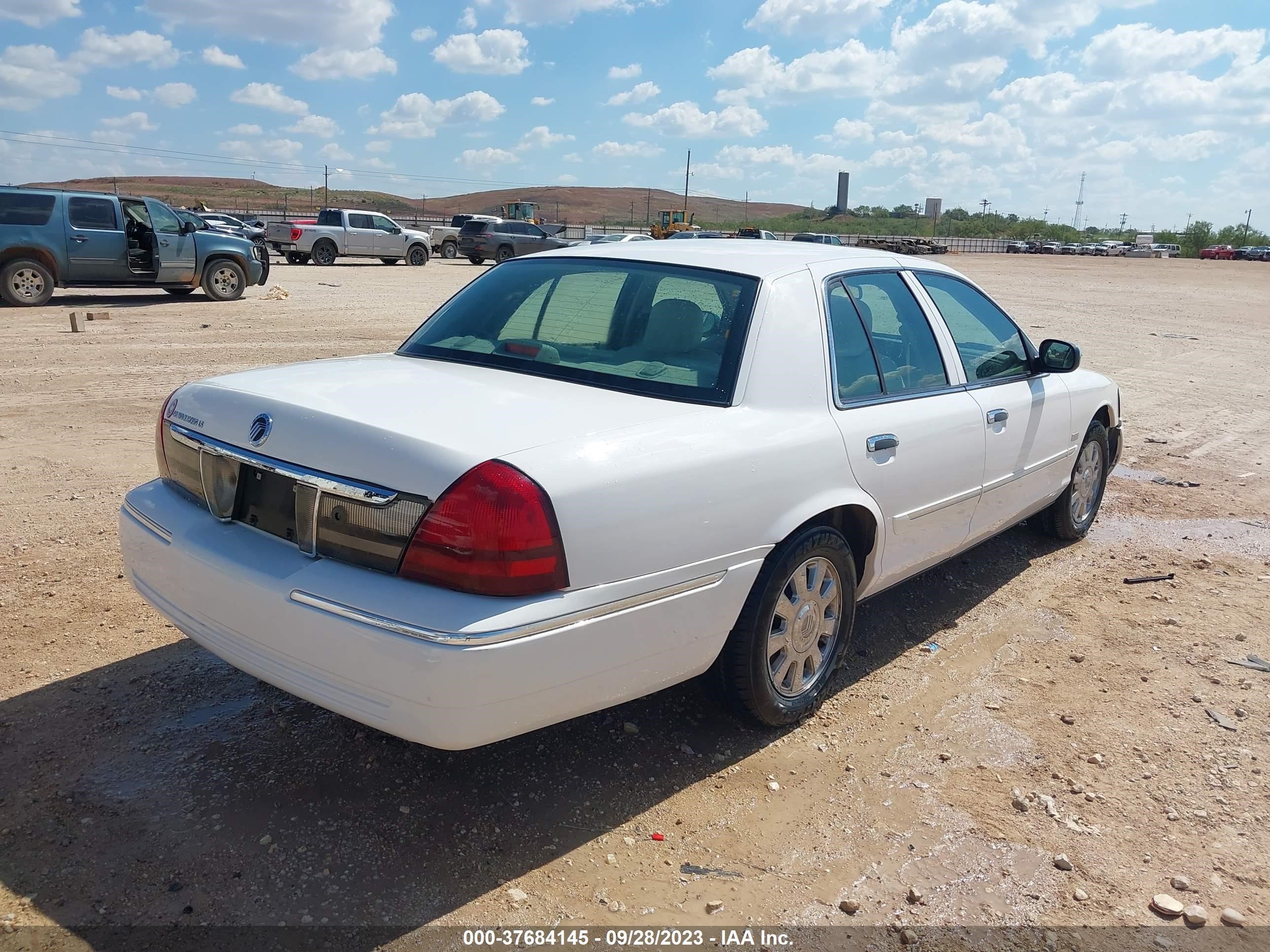 Photo 3 VIN: 2MHHM75V17X620695 - MERCURY GRAND MARQUIS 