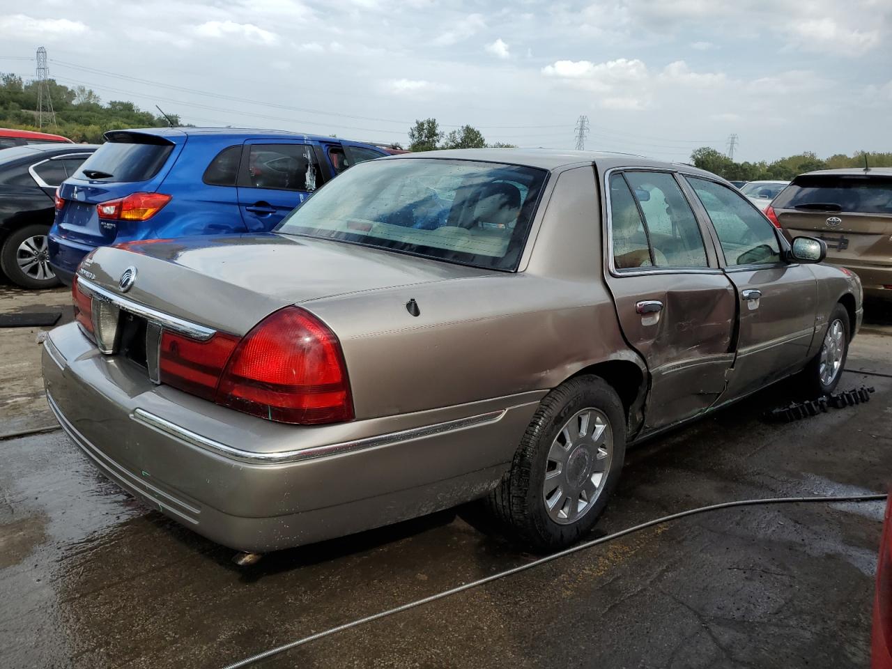 Photo 2 VIN: 2MHHM75W05X668517 - MERCURY GRAND MARQUIS 