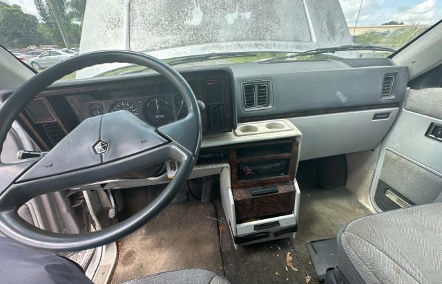 Photo 8 VIN: 2P4FH5534LR684043 - PLYMOUTH VOYAGER LE 