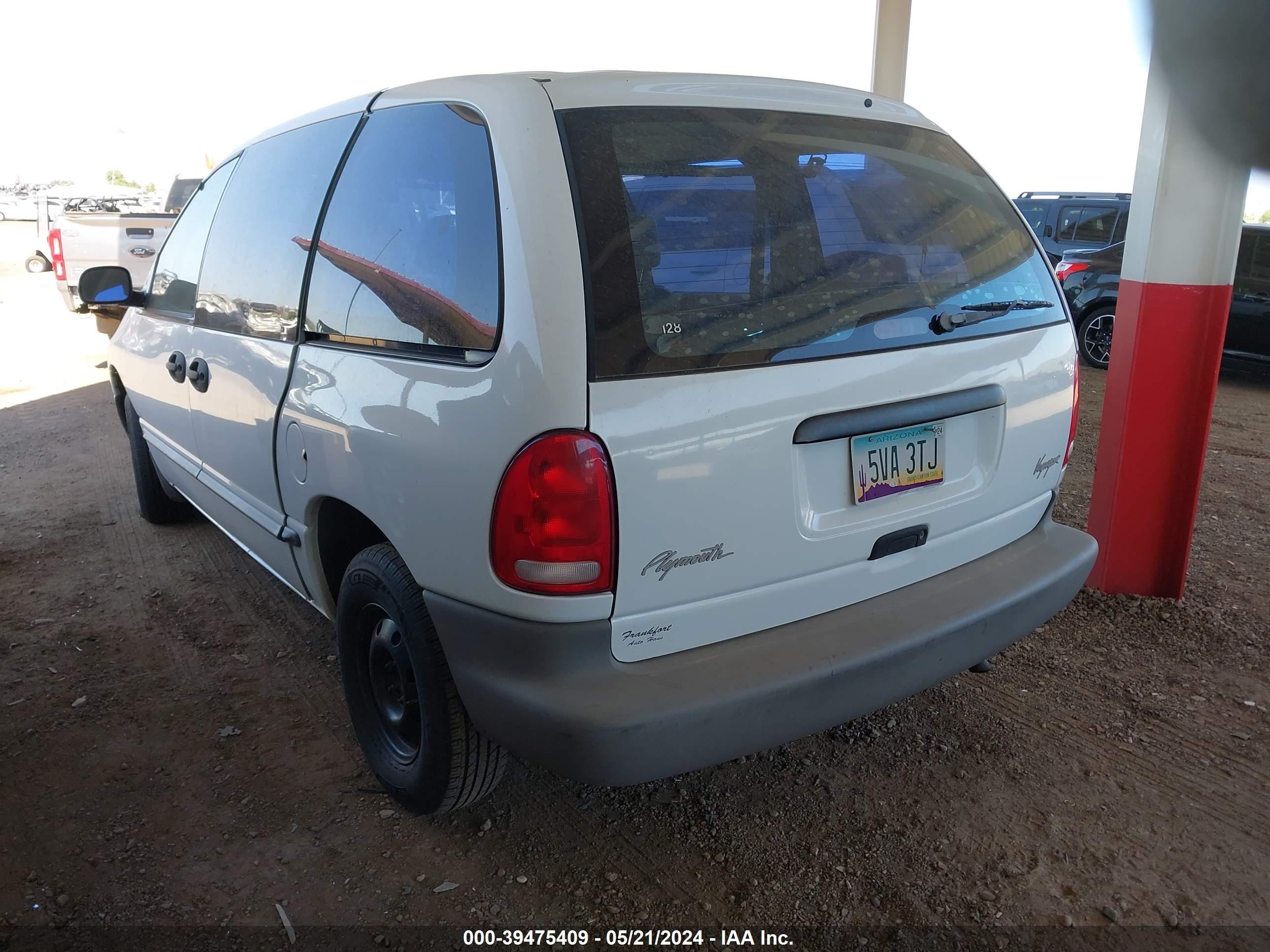 Photo 2 VIN: 2P4FP25B4WR854740 - PLYMOUTH VOYAGER 