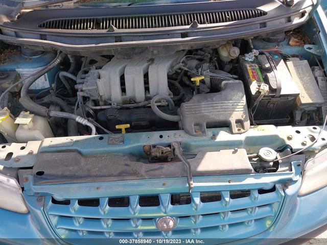 Photo 9 VIN: 2P4GP44G1XR437073 - PLYMOUTH VOYAGER 