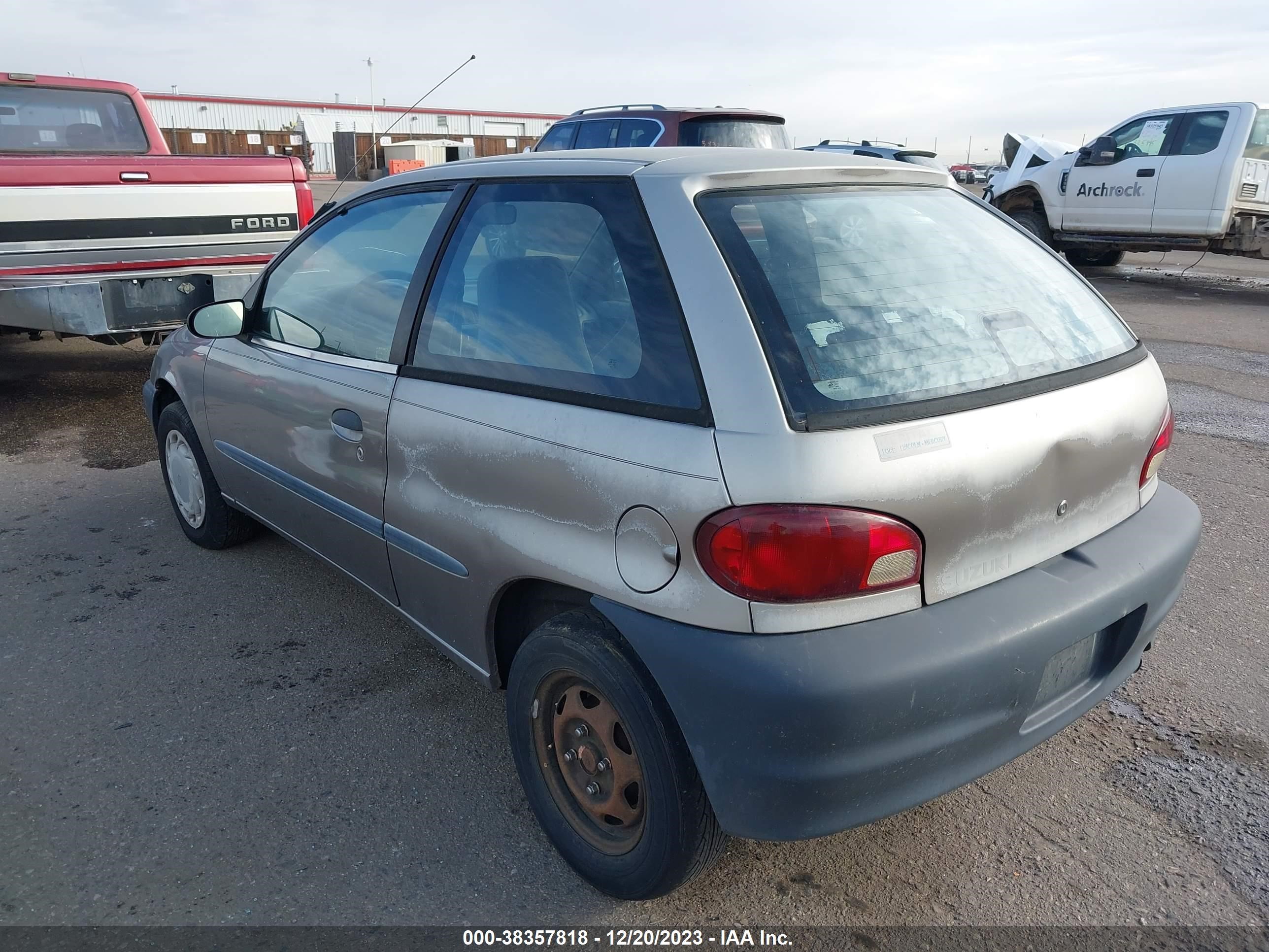 Photo 2 VIN: 2S2AB21H2W6604377 - SUZUKI SWIFT 