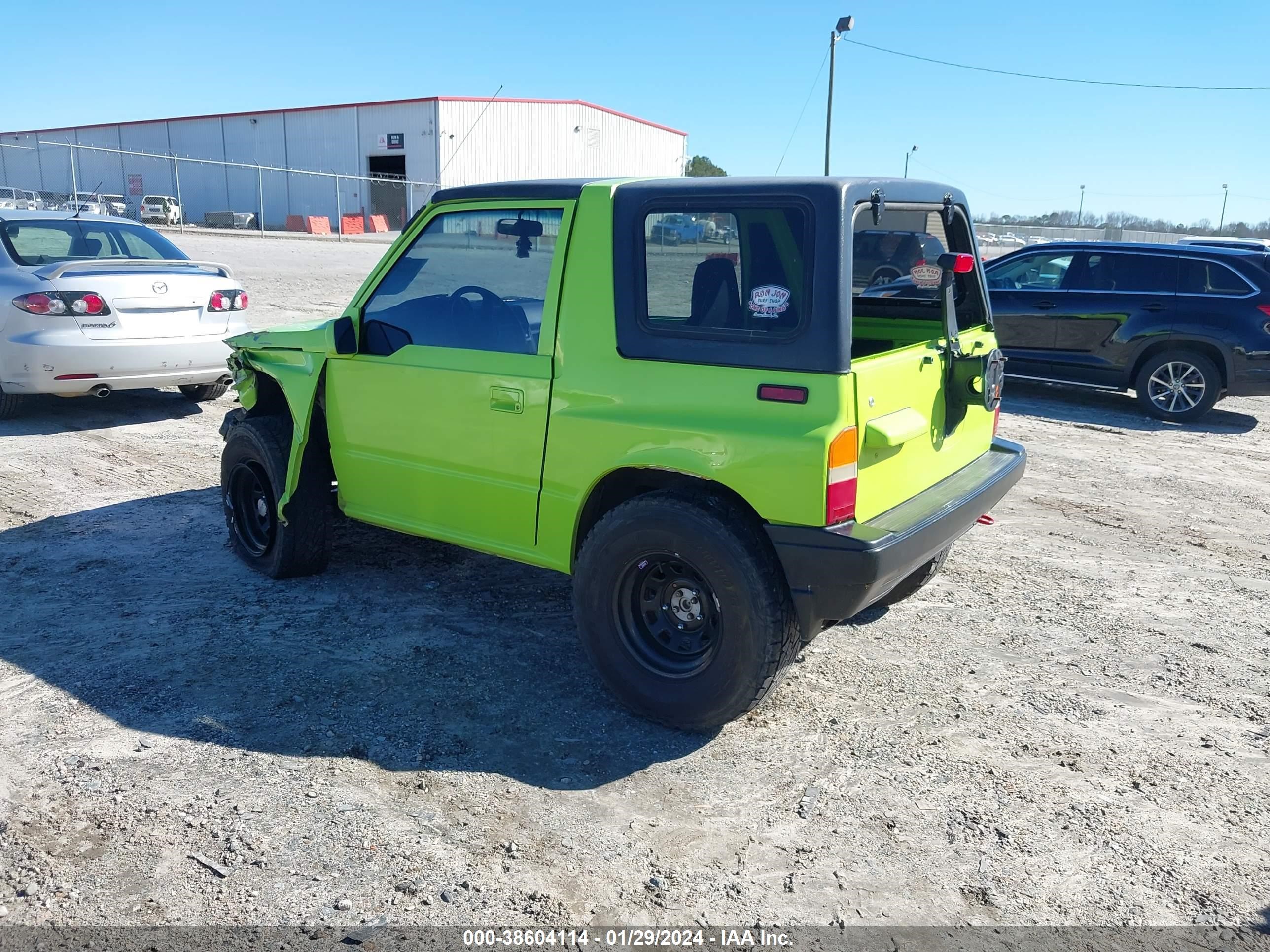 Photo 2 VIN: 2S3TA02C7S6410727 - SUZUKI SIDEKICK 